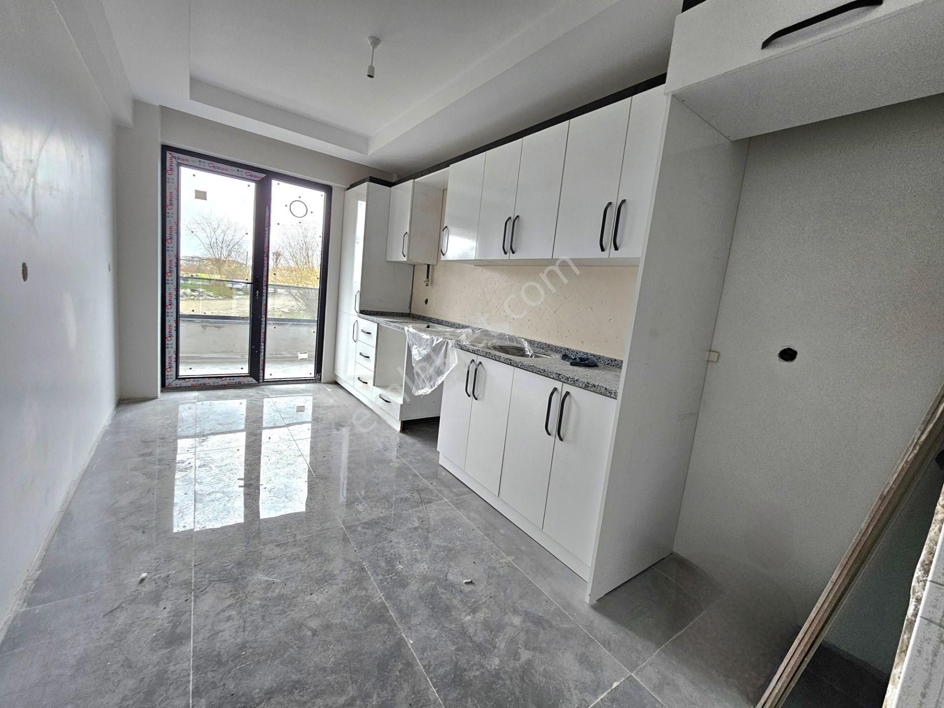 Hak Emlaktan Derelitütüncü Mahallesinde Satılık 2+1 Fırsat Daire - Görsel 3