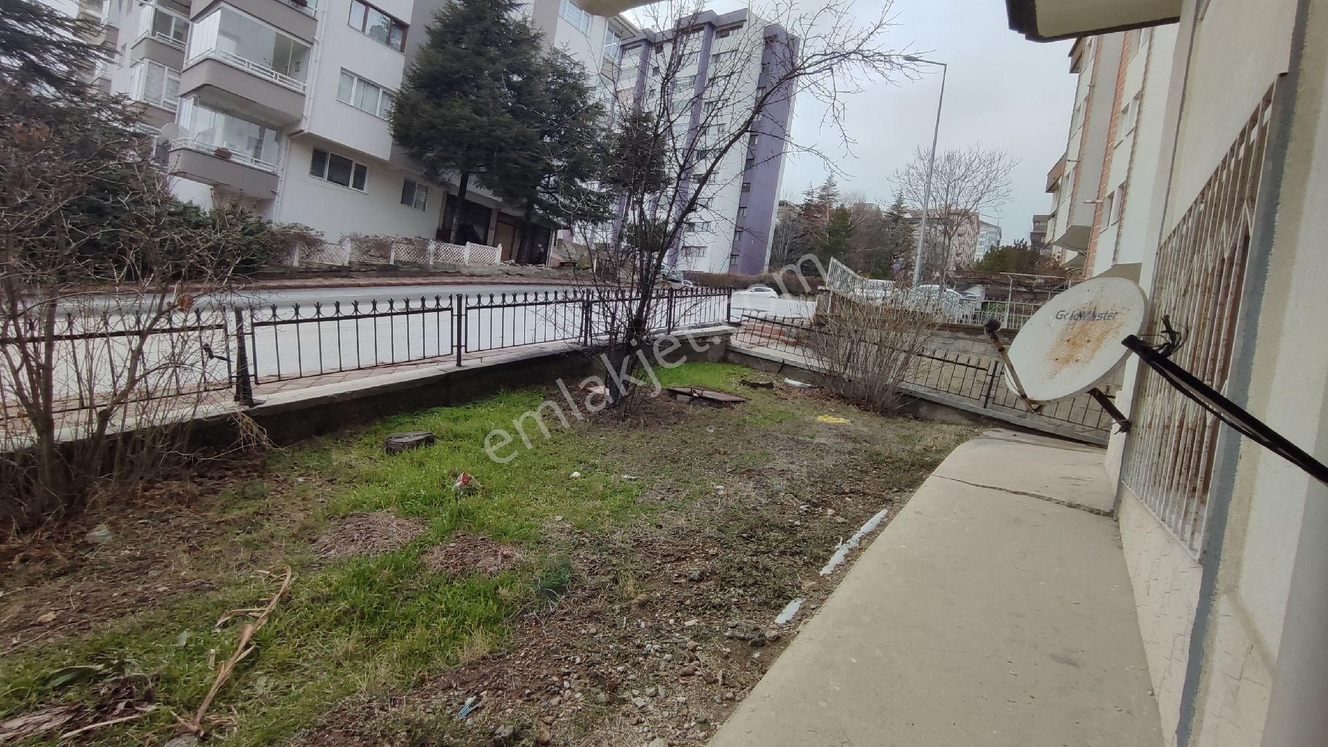 Atanora Vadiden Trt Panora Yakını 3 Cepheli Kombili Cadde Yakını Balkonlu Boş 3+1 - Görsel 20