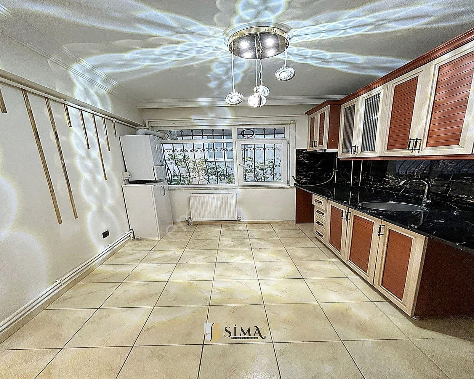 Metrobüse Yakın Geniş Ailelere Uygun Dekorlu 3+1 Satılık Daire - Görsel 23