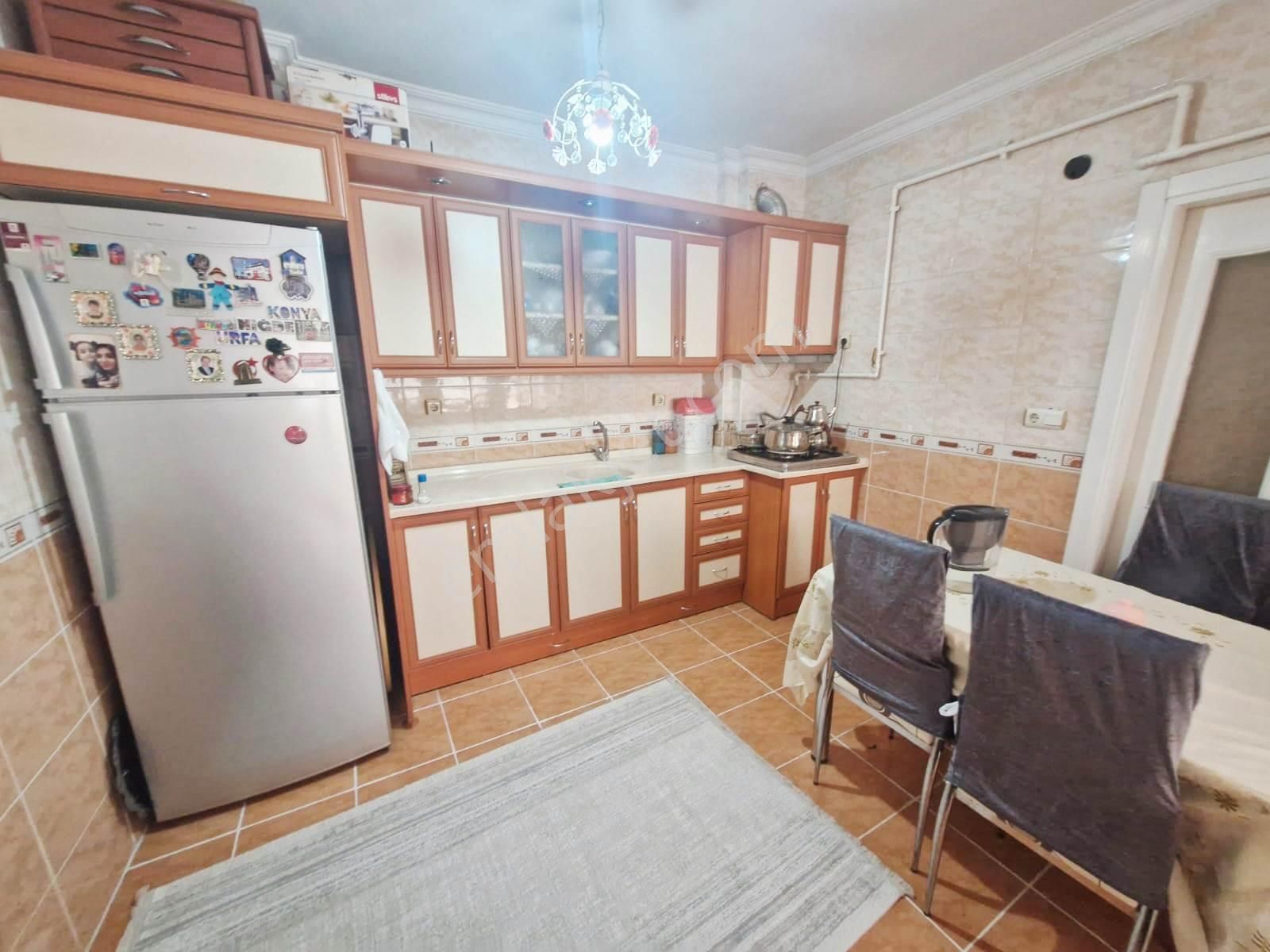 Mevlana Cami Yakını Satılık 3. Kat Amerikan Mutfak Krediye Uygun