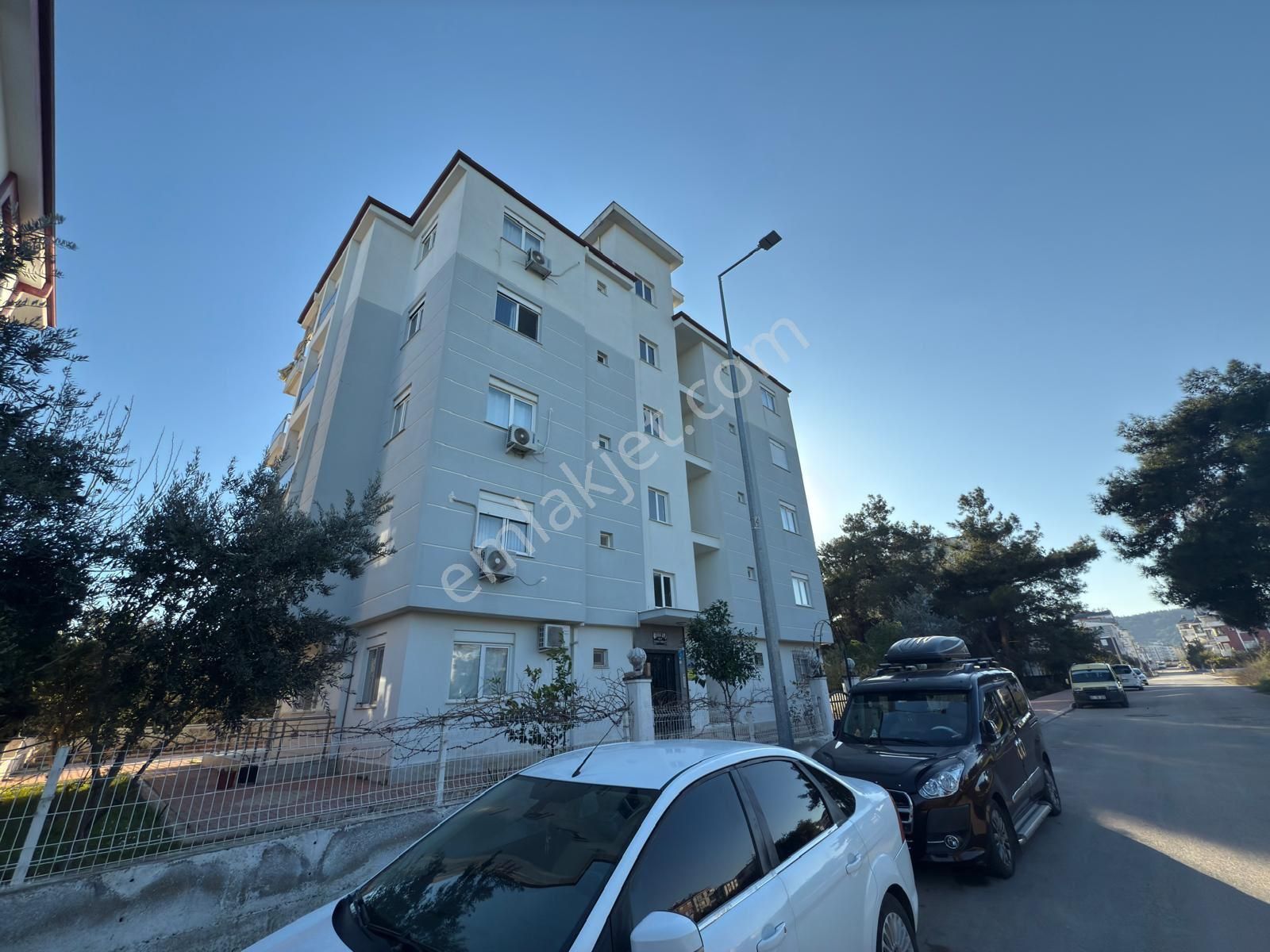 Aydoğmuş Mahallesi 2+1 Herşeyi Ayrı Katta Asansörlü Fırsat Daire - Görsel 12