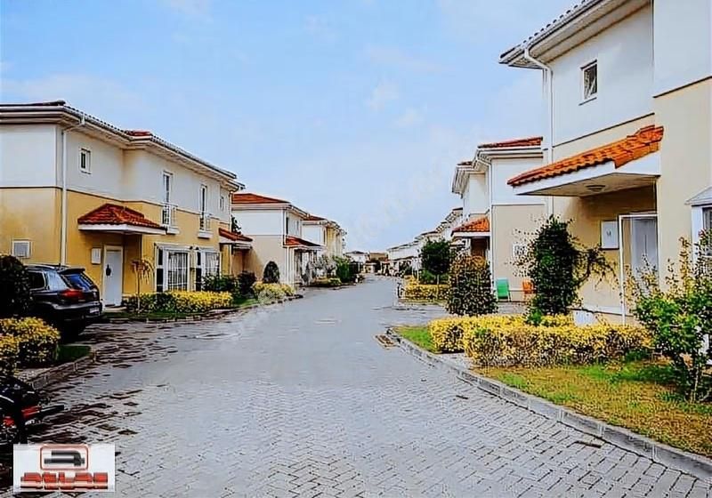 Atlas'tan Villam 3 Sitesi'nde Özel Bahçeli 3+1 180 M2 Boş Villa