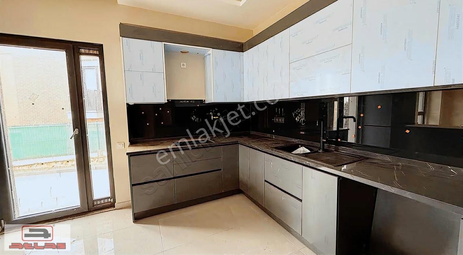 Kabaoğlu'nda Acil Satılık! Vadi Manzaralı, Oturuma Hazır Villa - Görsel 12