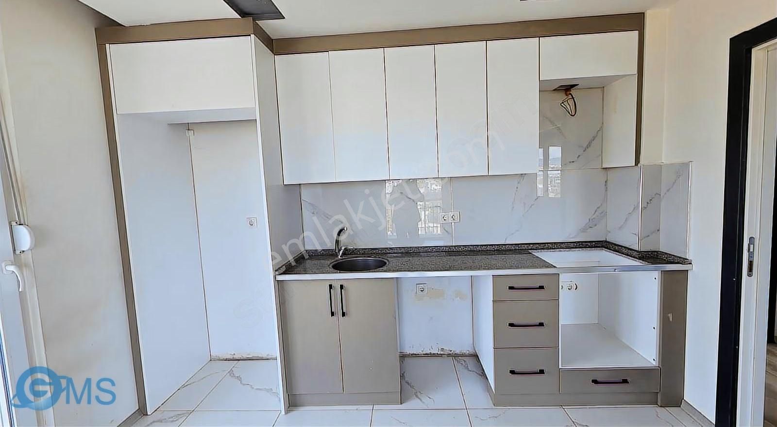 Şelale Mahallesinde 4.katta Asansörlü 2+1 80m² Fırsat Daire