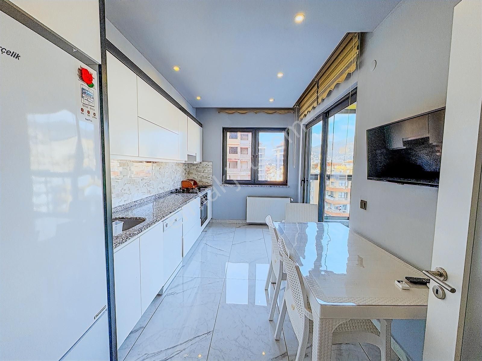 Alanya Merkezde 3+1 İkamete Uygun Düz Ayak Ayrı Mutfak!! - Görsel 9