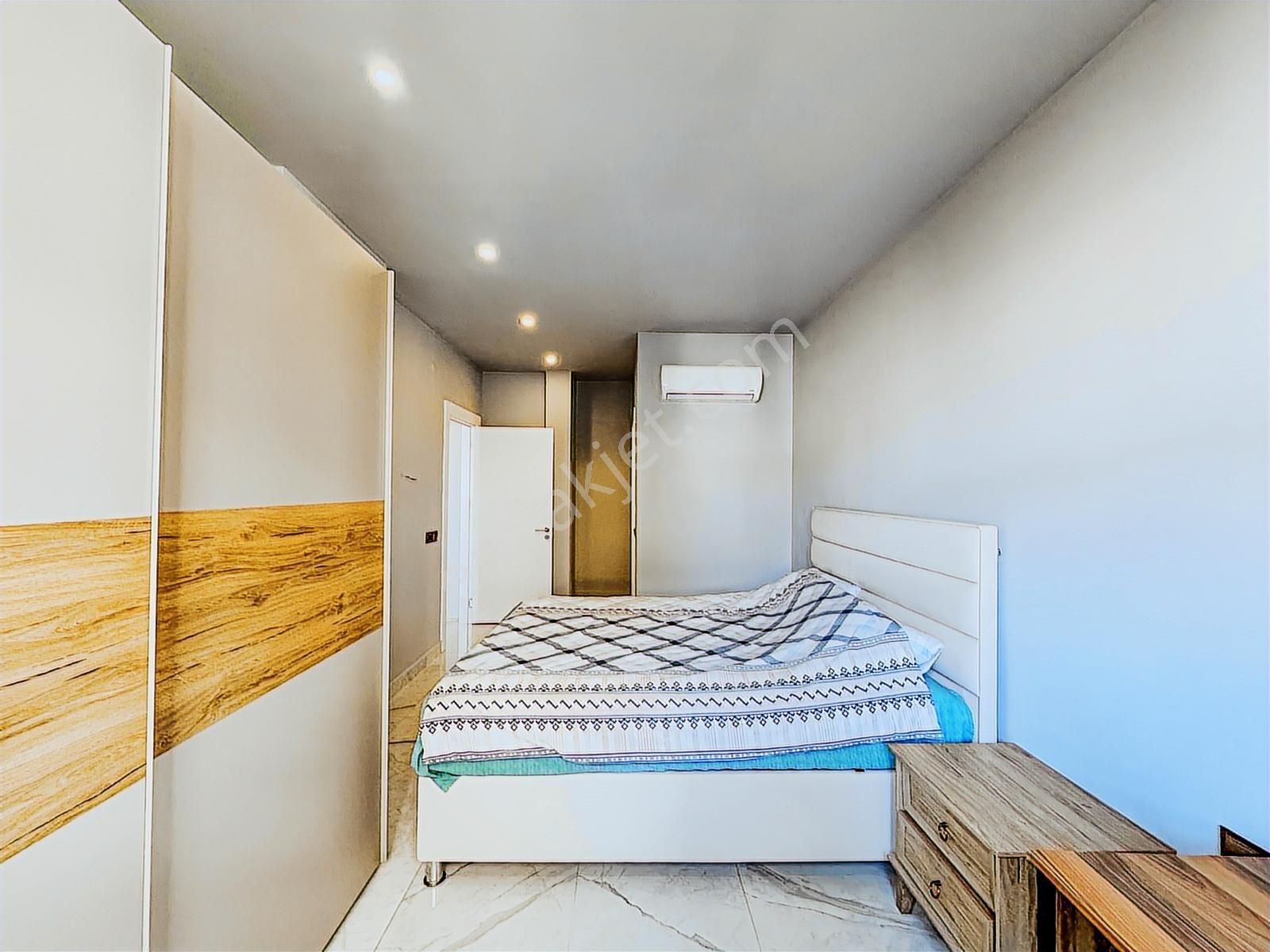 Alanya Merkezde 3+1 İkamete Uygun Düz Ayak Ayrı Mutfak!! - Görsel 13