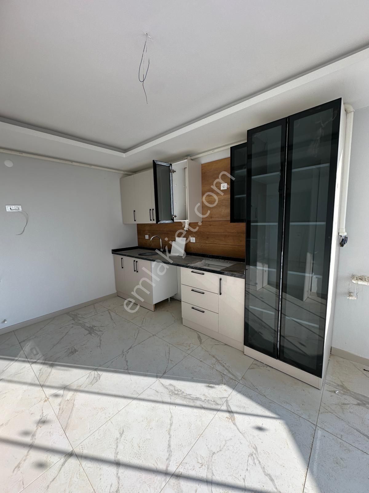 Çınarlıda Bulvar Üstü Ultra Lüks 3+1 Kombili Kiralık Daire - Görsel 2