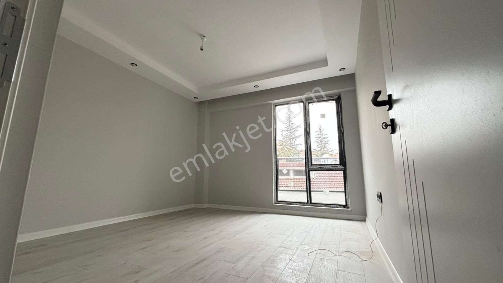 Recep Ümit Emlak'tan Şirintepe Yaylapınar Caddesi Yakını Satılık Lüks 2+0 Daireler Nü