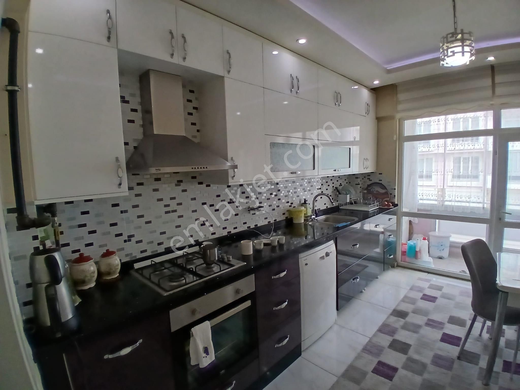 Akçay Emlak'tan Akşehir Gazi Mahallesinde Yerden Isıtma Asansörlü Satılık 3+1 Daire - Görsel 4