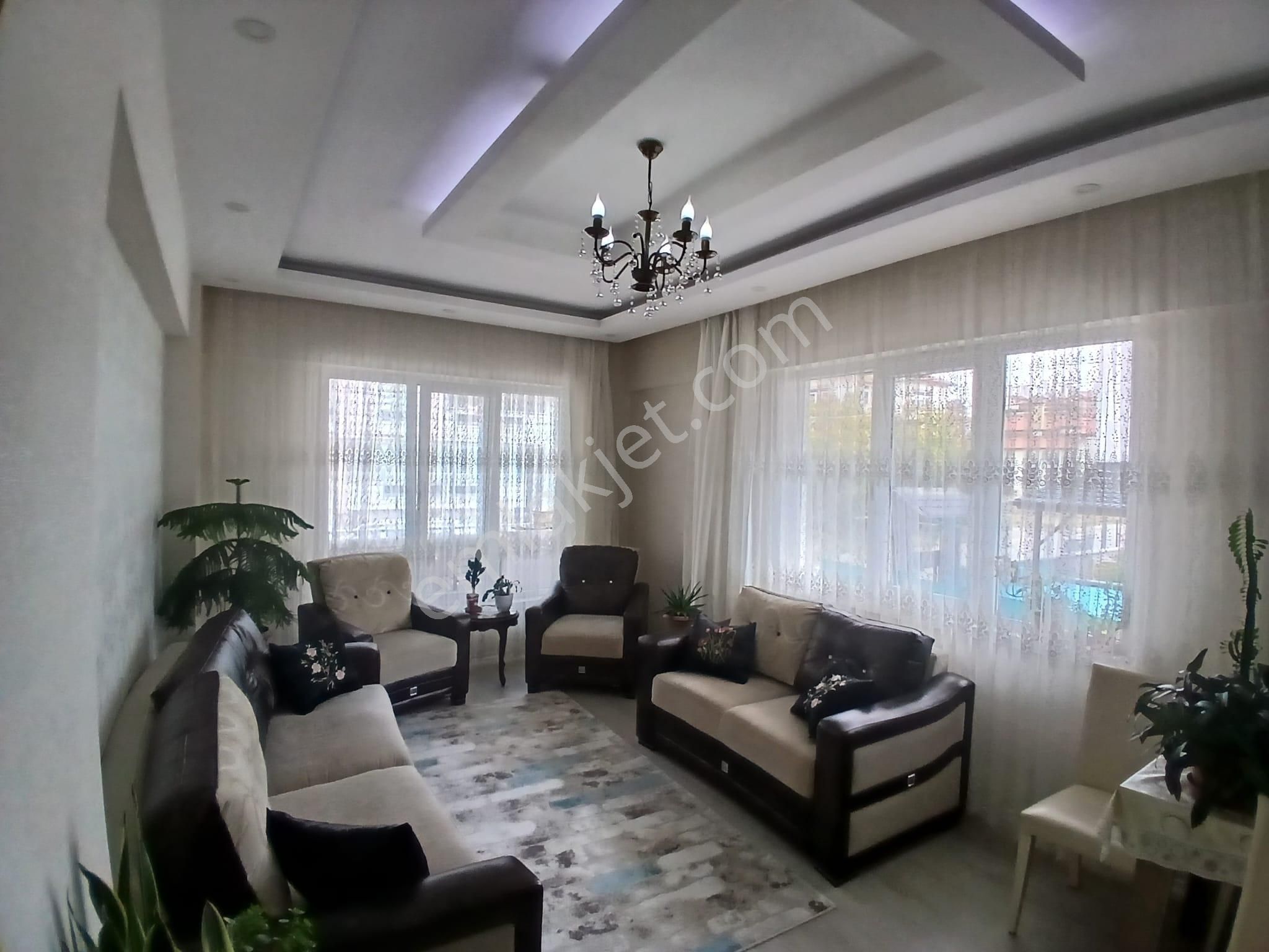 Akçay Emlak'tan Akşehir Gazi Mahallesinde Yerden Isıtma Asansörlü Satılık 3+1 Daire - Görsel 7