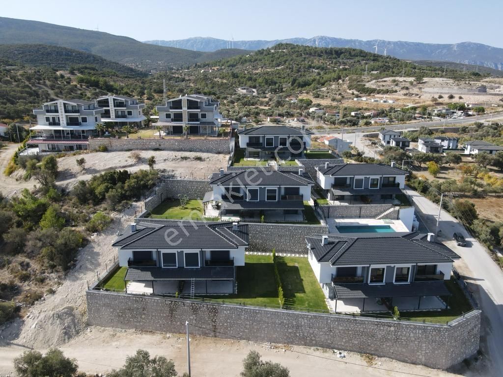 Panoramik Deniz Manzaralı Havuzlu Butik Sitede Satılık Villalar - Görsel 17