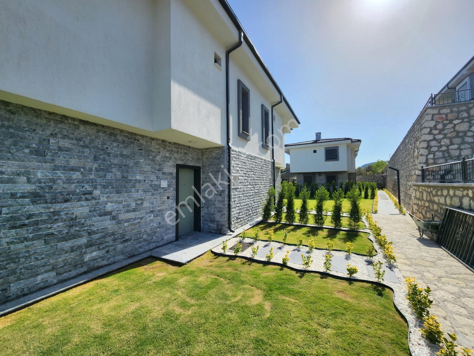 Panoramik Deniz Manzaralı Havuzlu Butik Sitede Satılık Villalar - Görsel 15