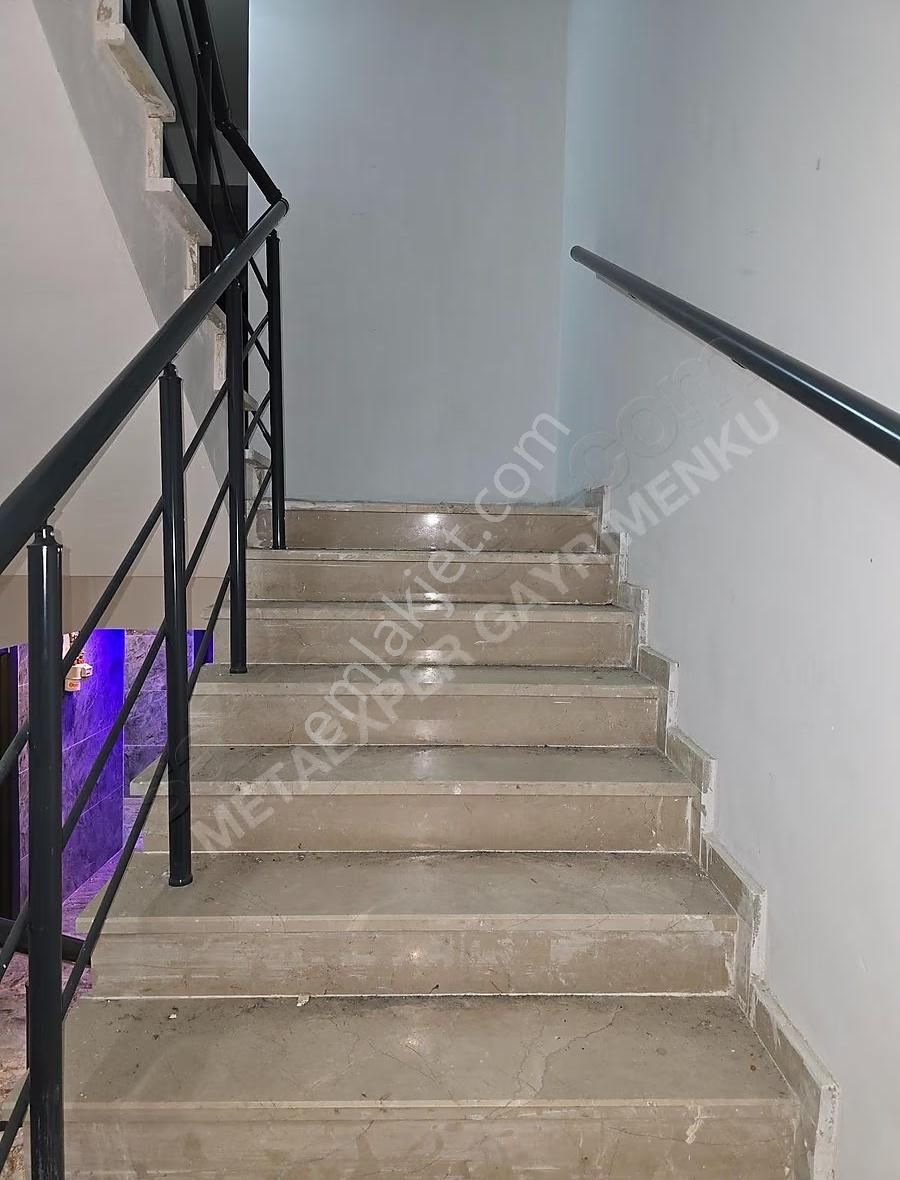 Kültür Mahallesinde Eşyalı Satılık 1+1 Daire - Görsel 9