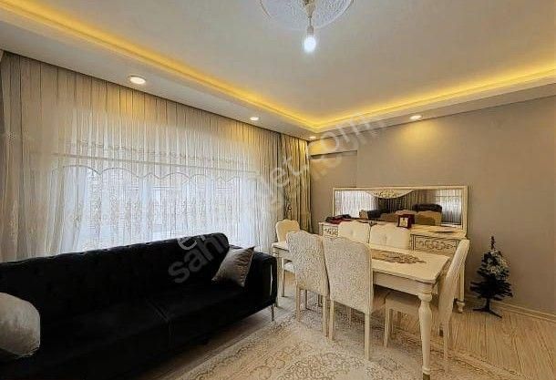 Pursaklar Mehmet Zengin Emlak'tan Merkez Mah.sinde 3.kat 3+1 Okullar Bölgesinde Daire