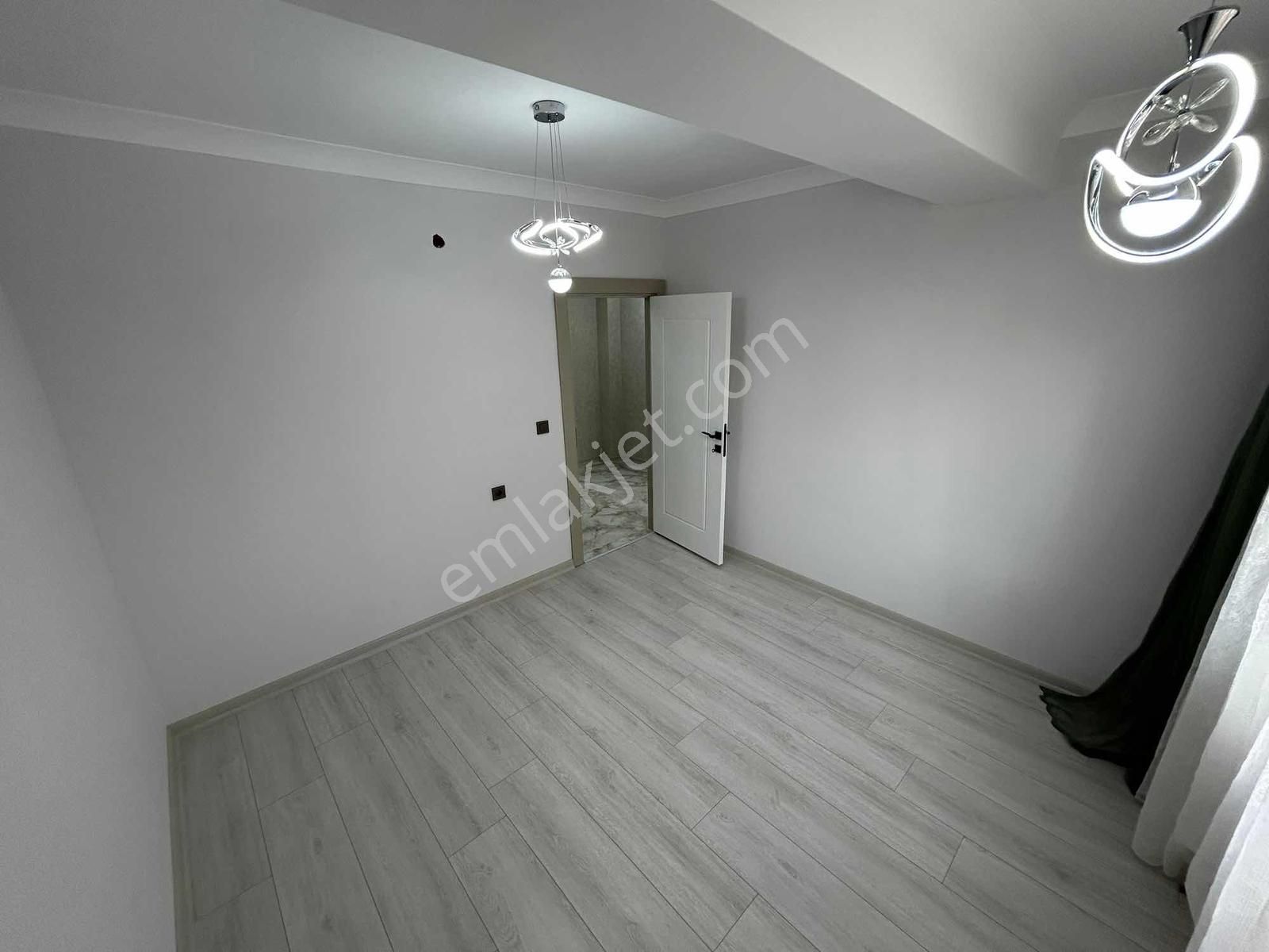 New Kent'den Ara Katta Sıfır Full Yapılı 2+1 Cadde Üzerind Daire - Görsel 5