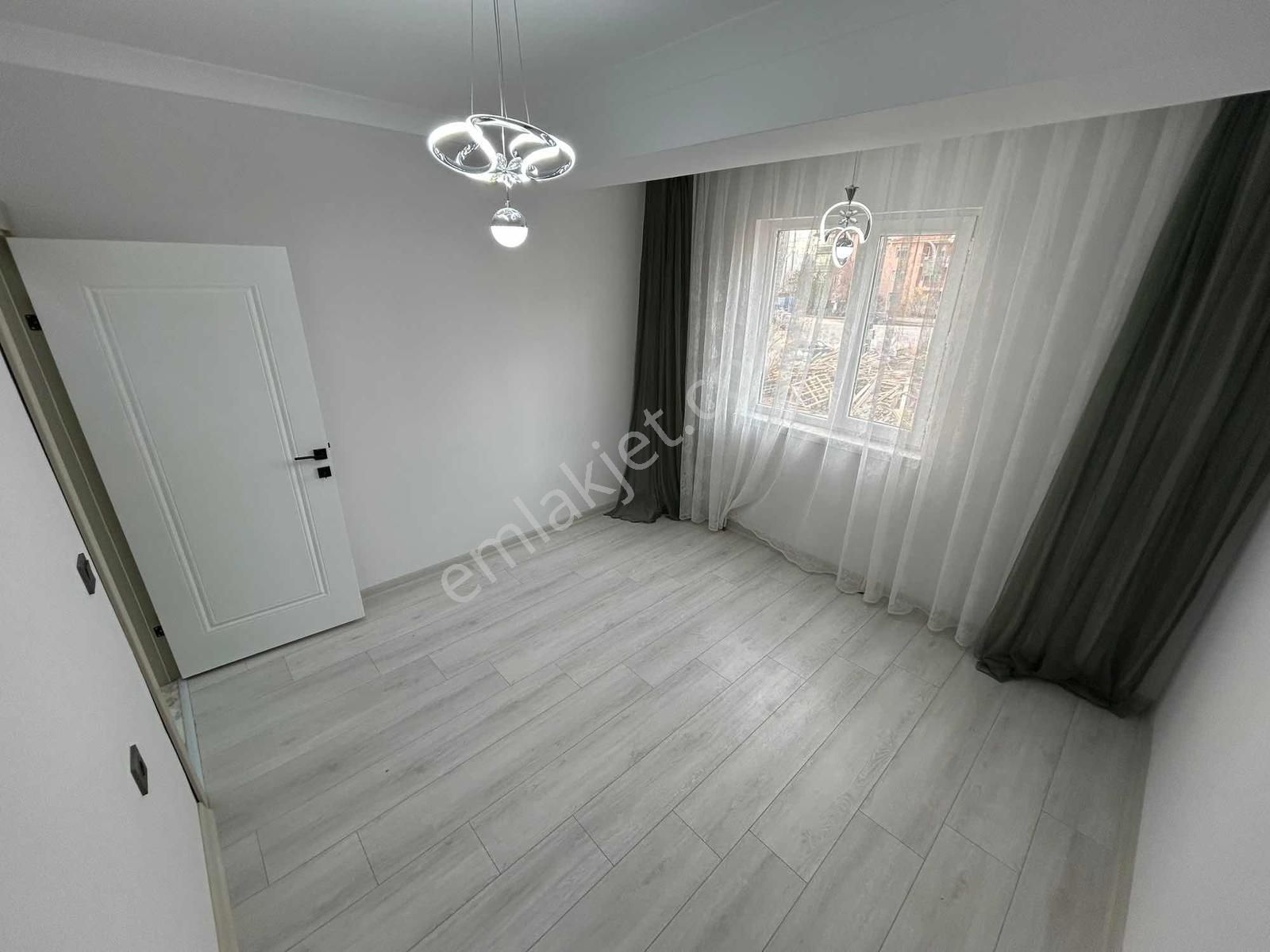 New Kent'den Ara Katta Sıfır Full Yapılı 2+1 Cadde Üzerind Daire - Görsel 4