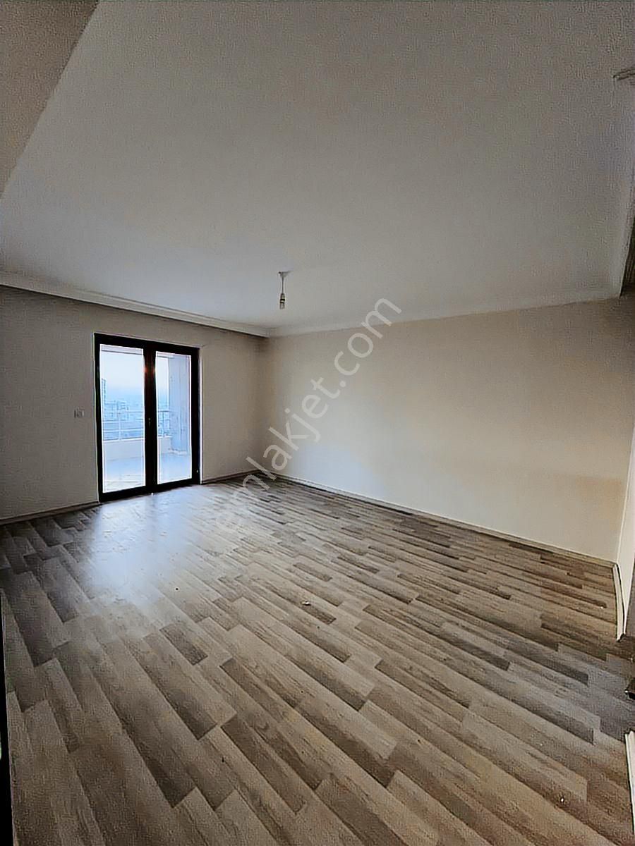 Yetimoğlu Emlak'tan Kiralık Katta 4+1 Site Dairesi