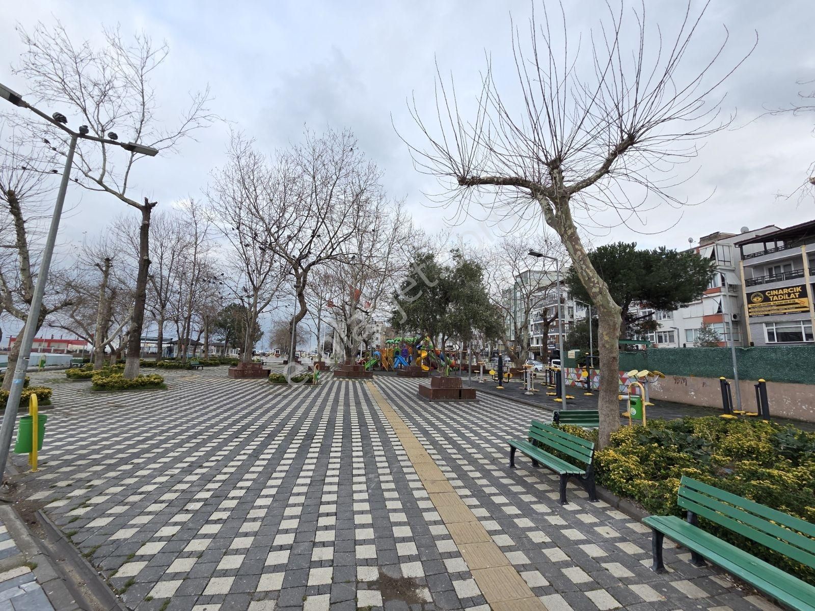 Çınarcık Meydanda Denize Sıfır Arakat 2+1 - Görsel 19