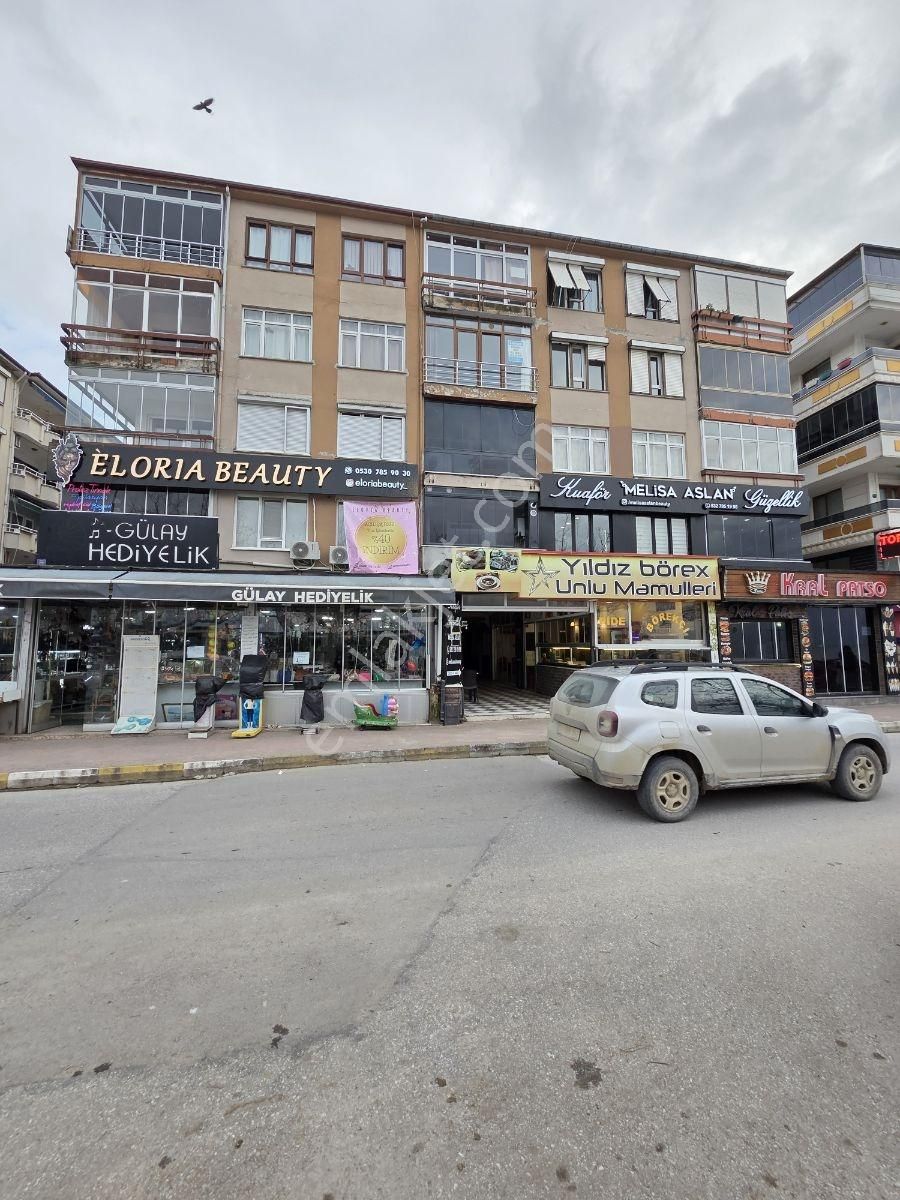 Çınarcık Meydanda Denize Sıfır Arakat 2+1 - Görsel 32