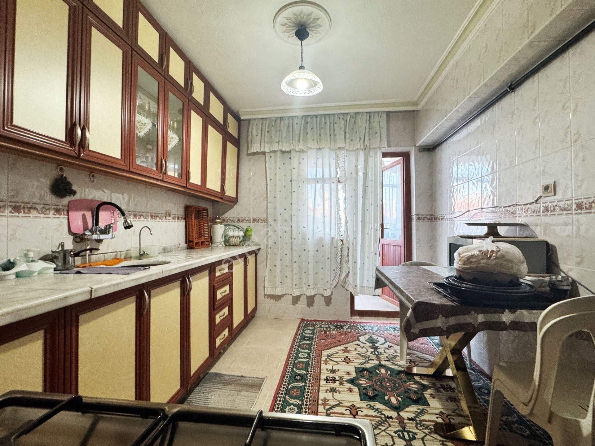 Pursaklar Mehmet Zengin Emlak'tan Merkez Mah. 3.kat 3+1 Yapılı Masrafsız Daire