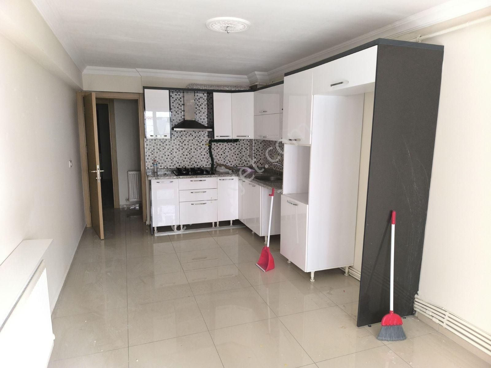 Manisa Yunusemre Merekezefendi Mah.1.balkon 2+1 95 M2 7 Yıllık - Görsel 15