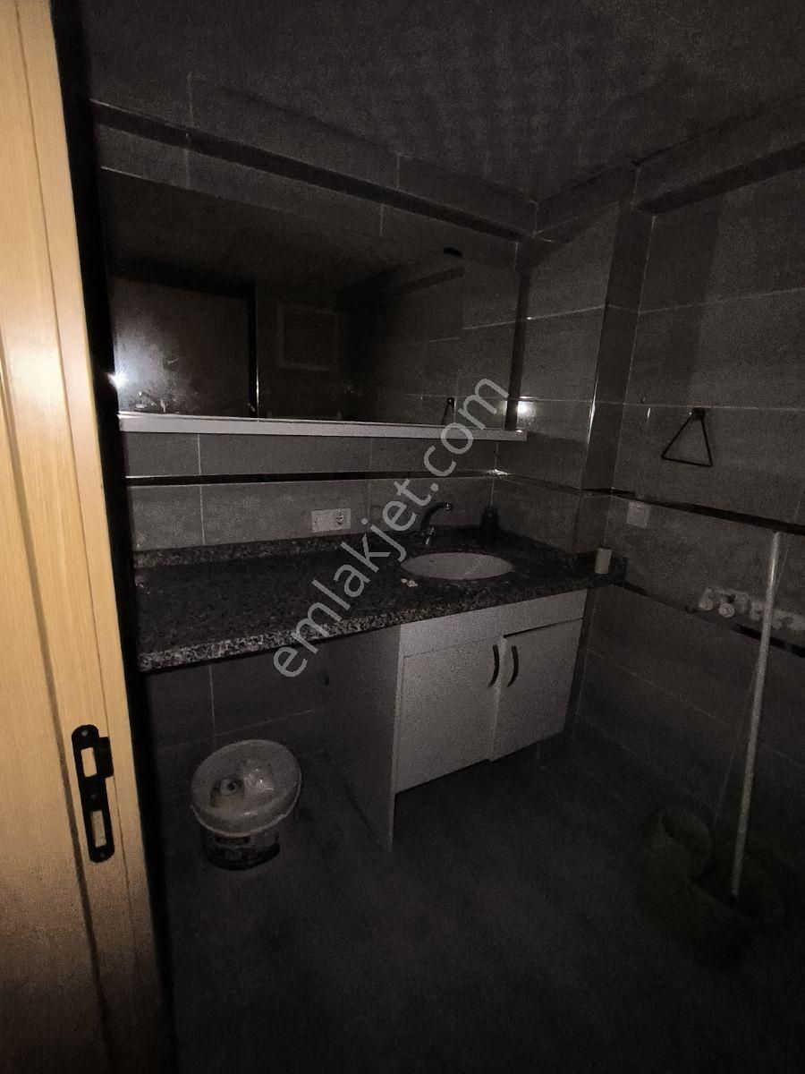 Manisa Yunusemre Merekezefendi Mah.1.balkon 2+1 95 M2 7 Yıllık - Görsel 9