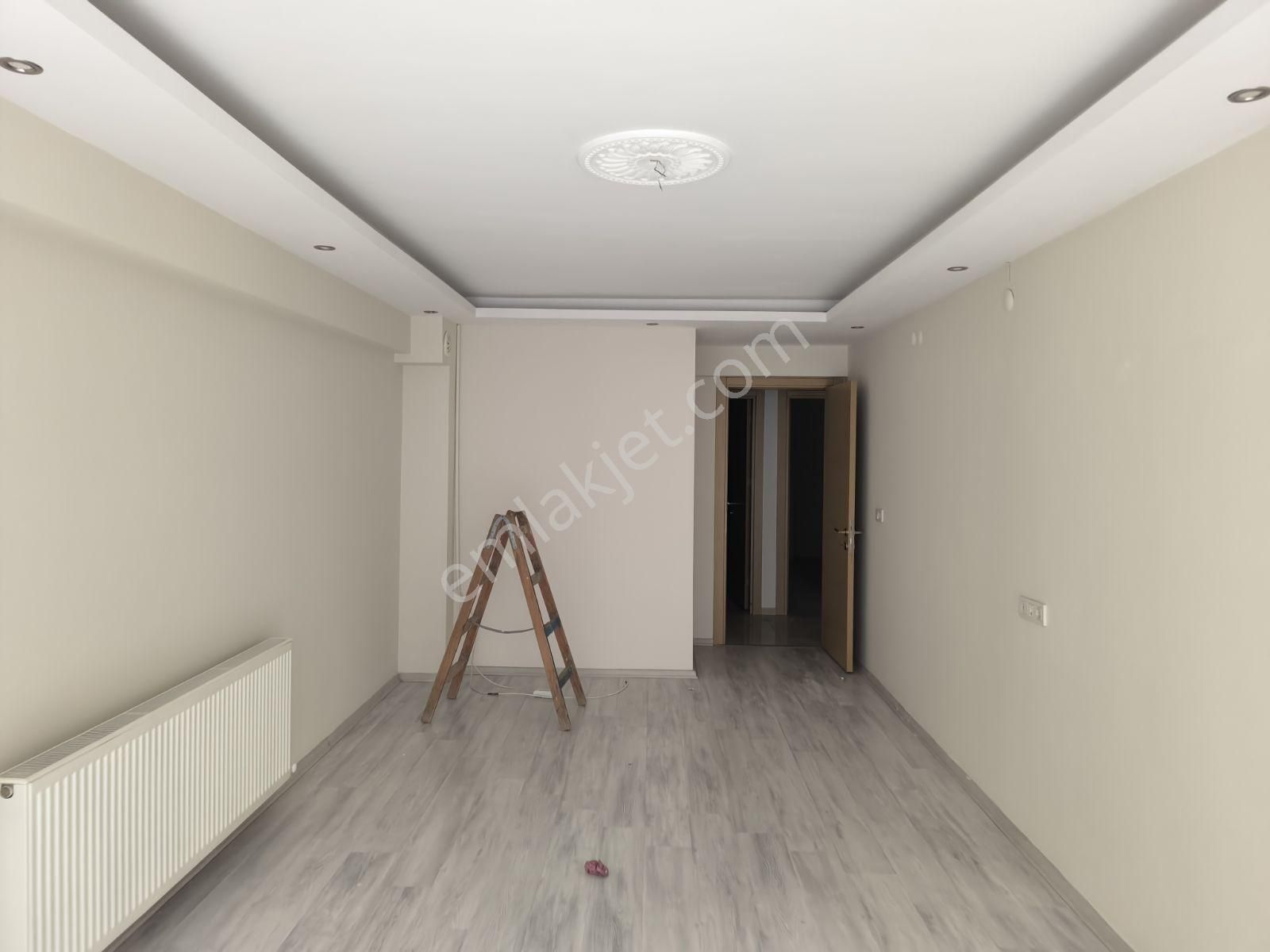 Manisa Yunusemre Merekezefendi Mah.1.balkon 2+1 95 M2 7 Yıllık - Görsel 2