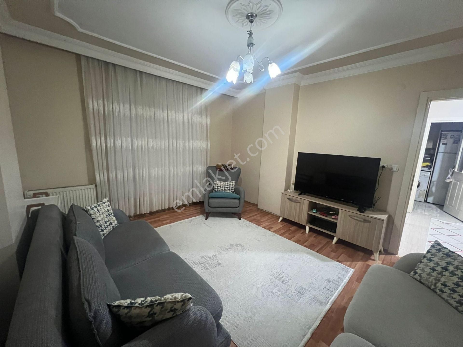 Acil Satlık Balkonlu Daire 2+1 80m2