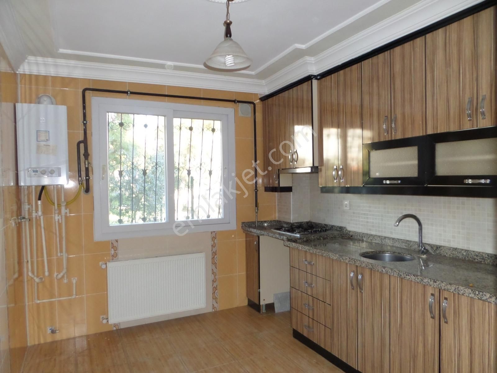 100.yılda,2+1,kapalı Mutfaklı,doğalgazlı Kiralık Müstakil Ev