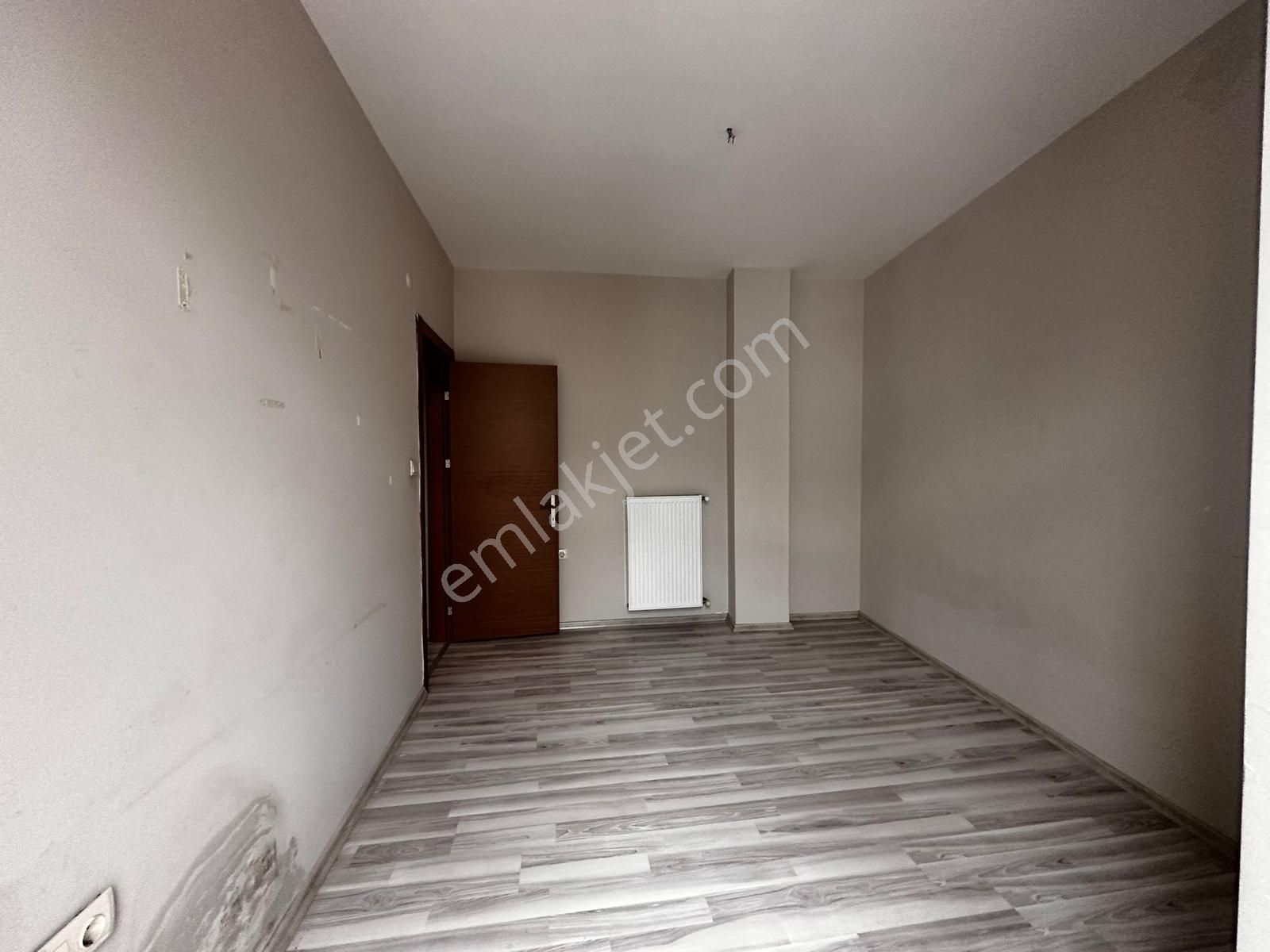 Tırpan'dan Halitpaşa Mh.düz Ayak Merkezi Konum 2+1 Kiralık Daire - Görsel 28