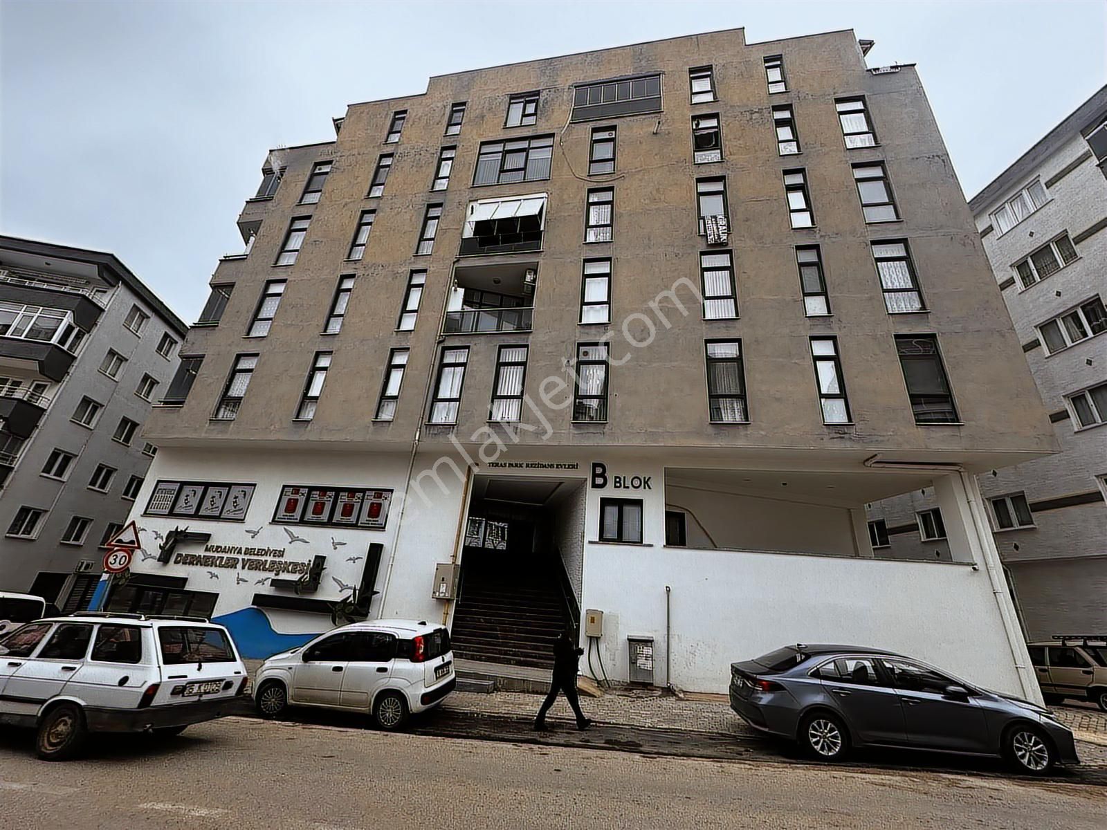 Tırpan'dan Halitpaşa Mh.düz Ayak Merkezi Konum 2+1 Kiralık Daire