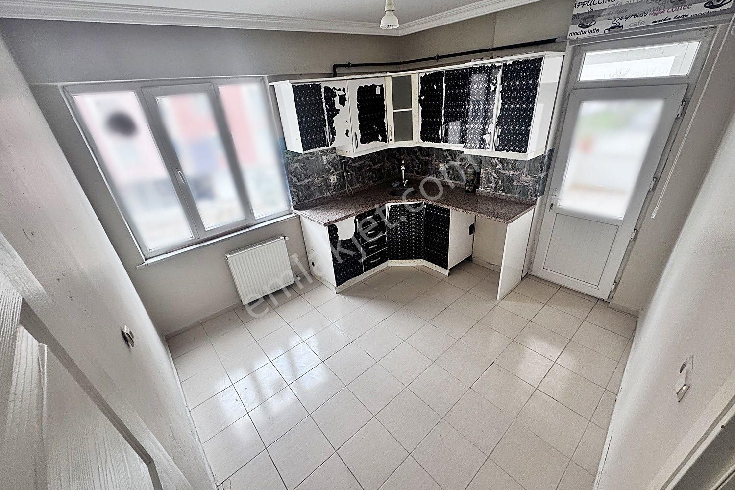 Hacı Yakup Caddesi'nde Ferah Ve Kullanışlı 2+1 Satılık Daire! - Görsel 9