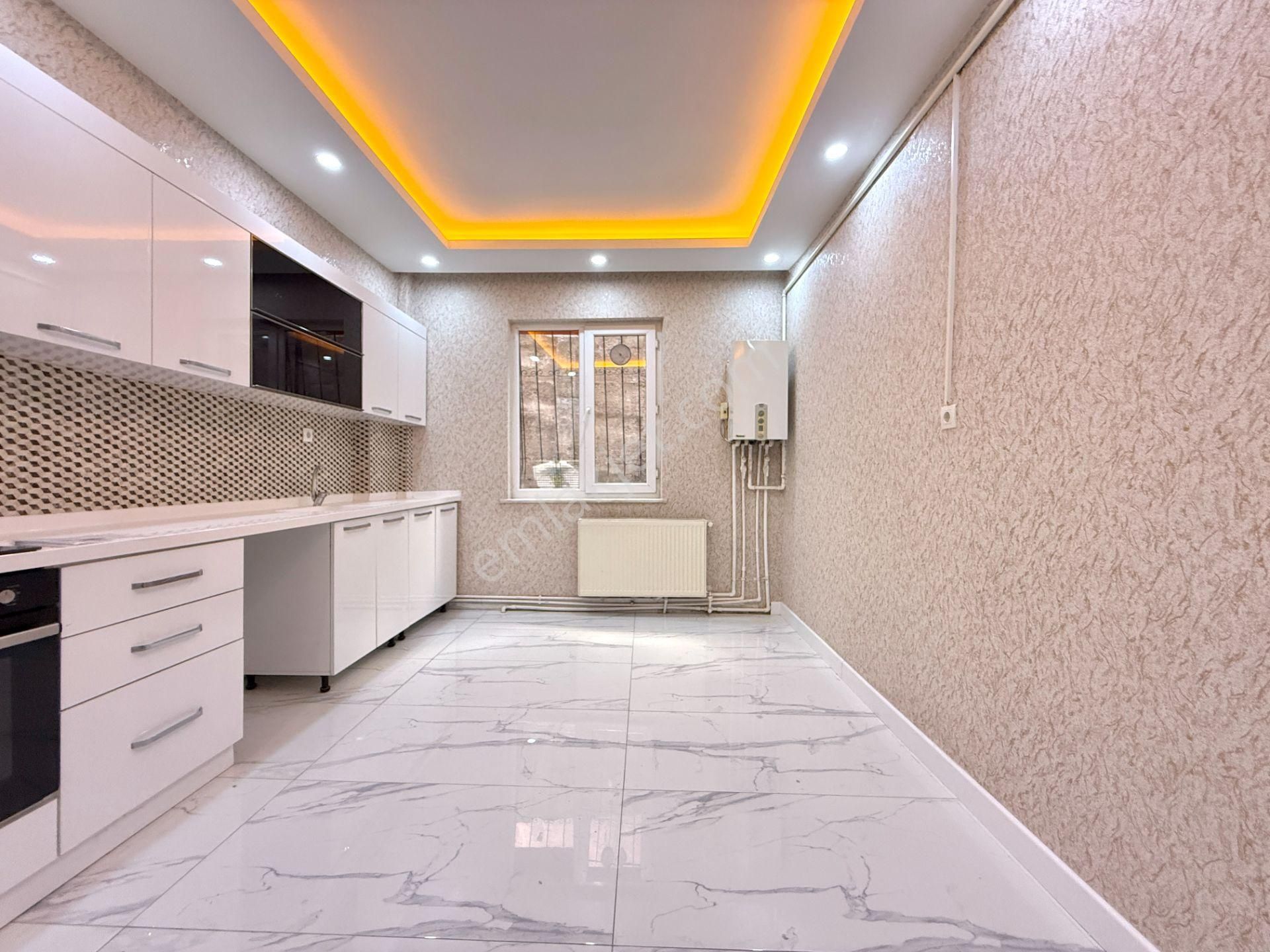 Pursaklar Mehmet Zengin Emlak'tan 1.kot Satı Öztürk Okulu Yakını 2+1 Yapılı Masrafsız Daire - Görsel 2