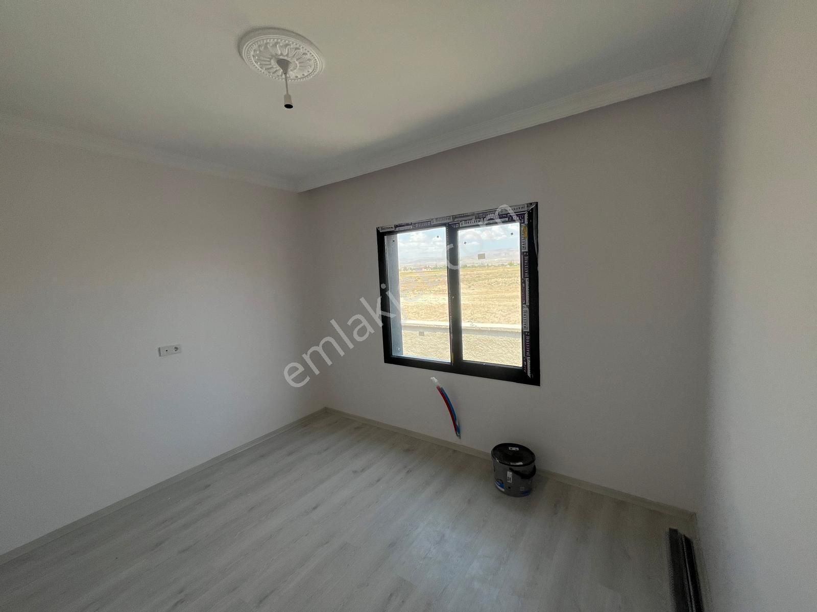 Niğde Bor Kemerhisar Tepe De 475 Arsa İçerisinde Sıfır Yapı - Görsel 4