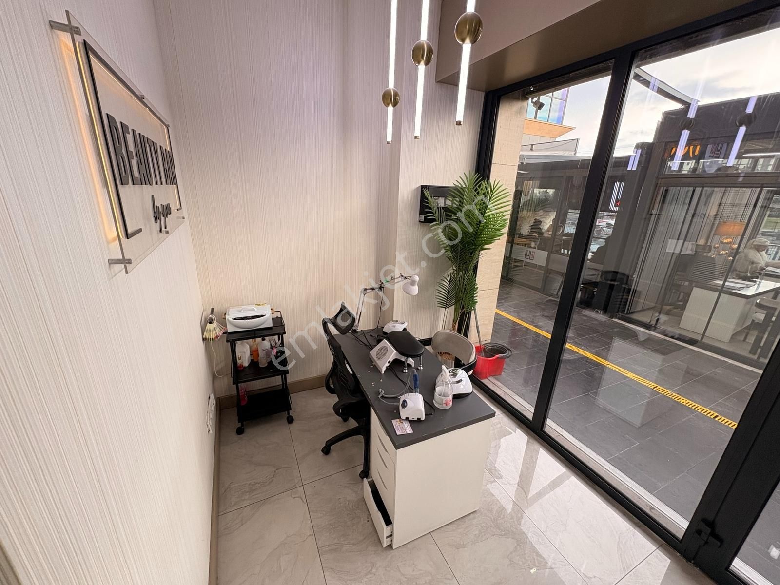 Lidya Emlak'tan Full Ekipmanlı Torkam Avm Girişi Devren Kiralık - Görsel 12