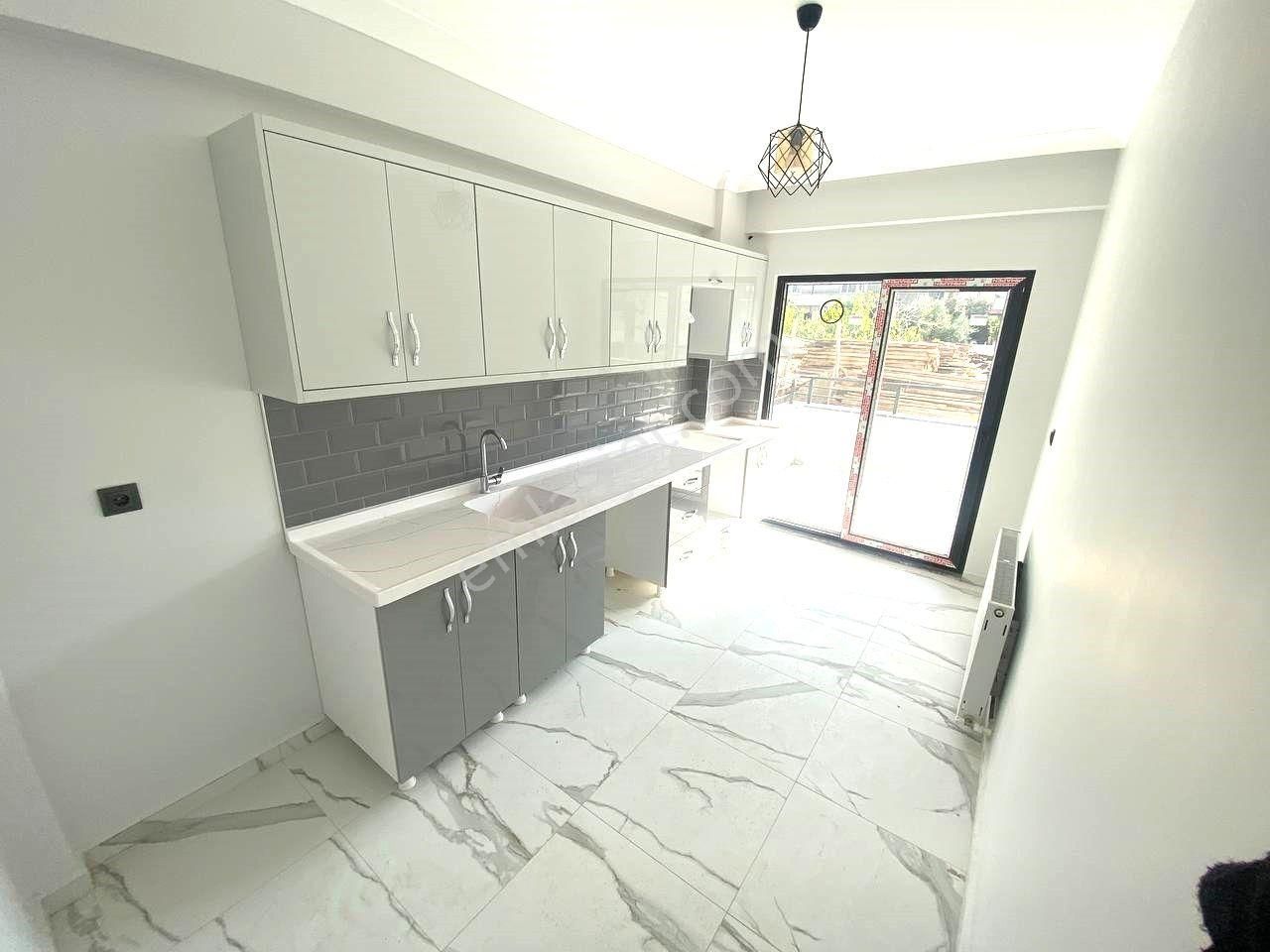 🏡aktiften Bahçelievler'de Huzurlu Oturabilceğiniz Müstakil Tadında Ayrı Mutfak 2+1 Satılık Daire🌹 - Görsel 3