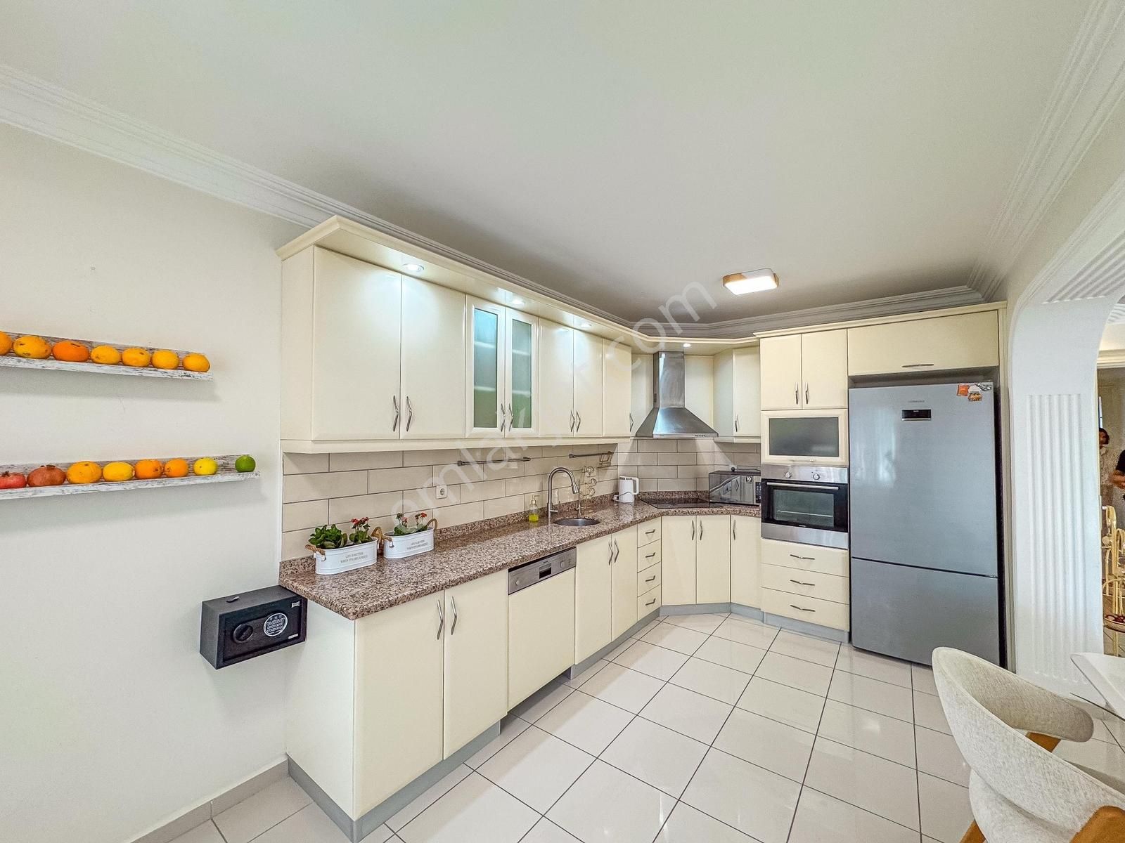Mahmutlar Geniş 2+1 Eşyalı Merkezi Konum Sosyal Tesisli Site - Görsel 3