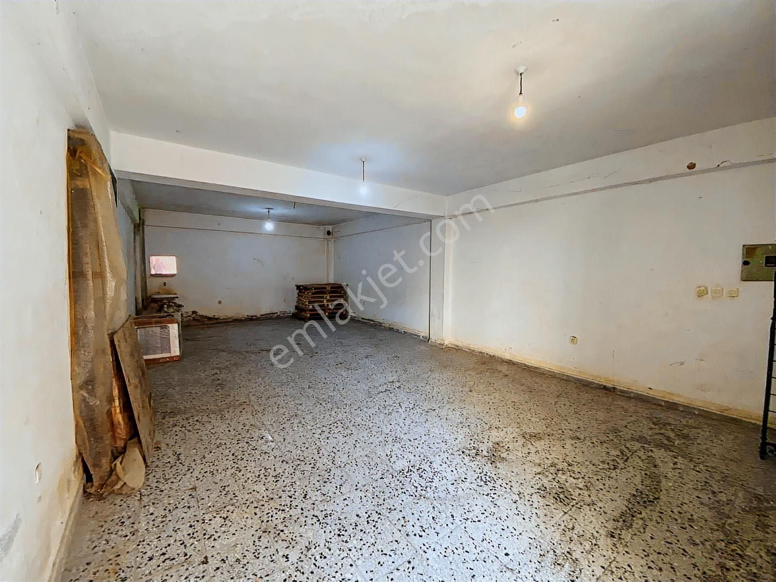 Merkezde Kiralık Geniş Alanlıiş Yeri ( Depo+dükkan) - Görsel 18