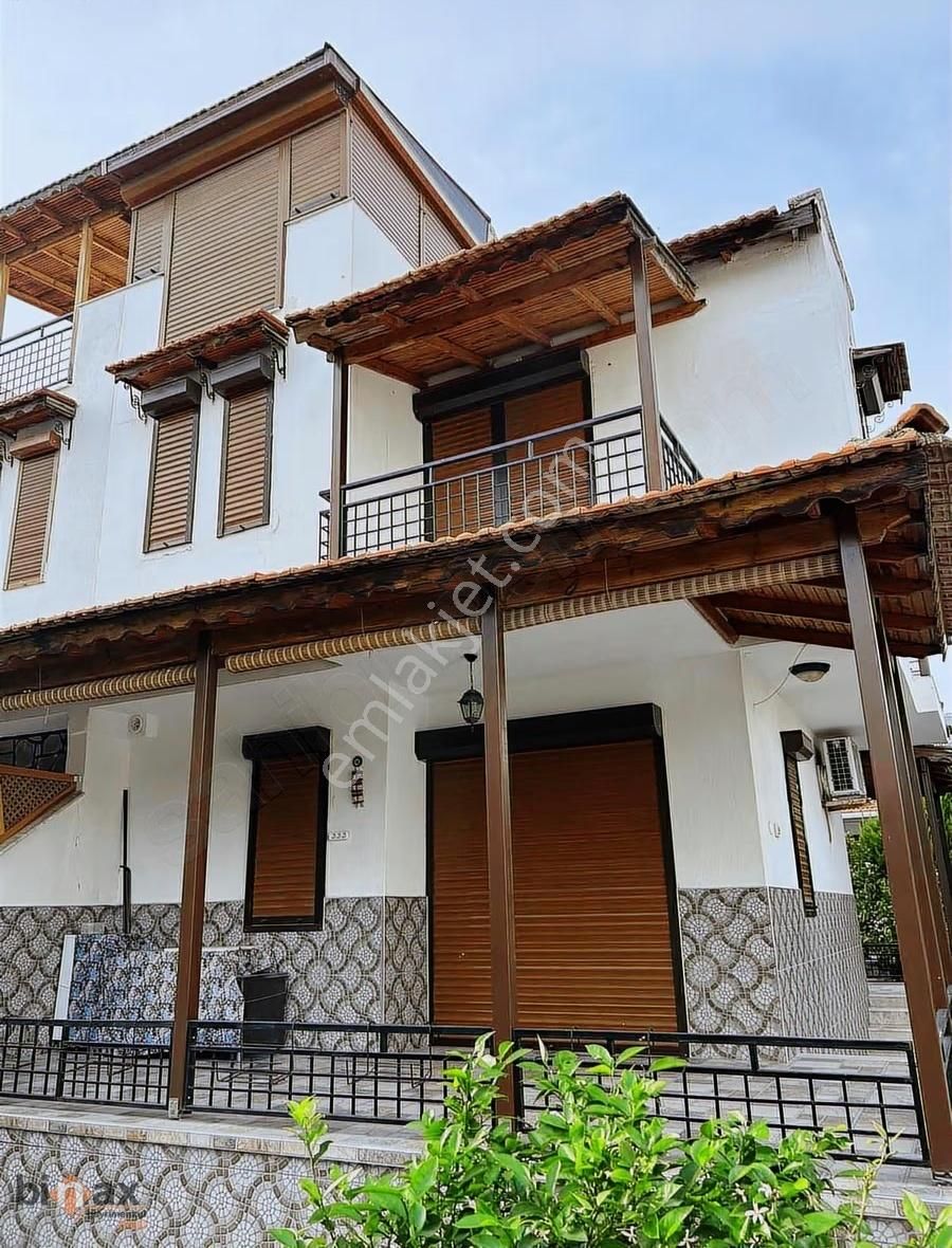 Dikili Çandarlı Sahilde Bakımlı 3+1 Villa - Görsel 5