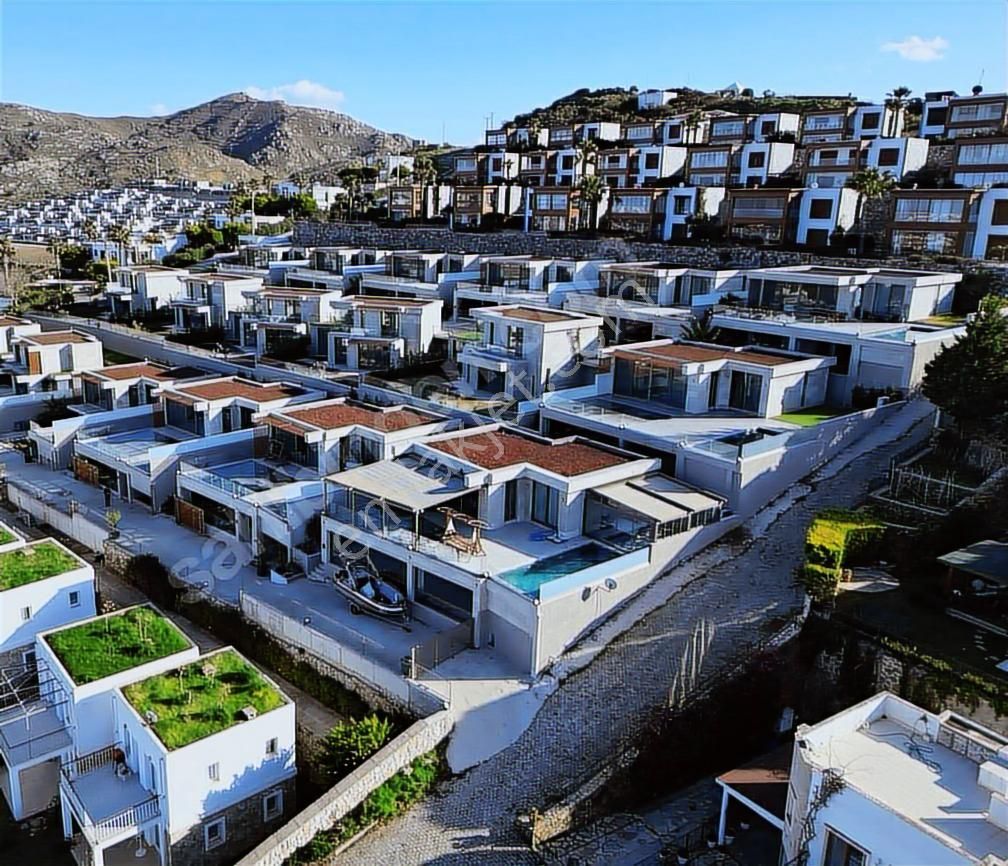 Bodrum'da Müstesnai Deniz Köşe Manzaralı | 6+1 Lüks Villa - Görsel 6