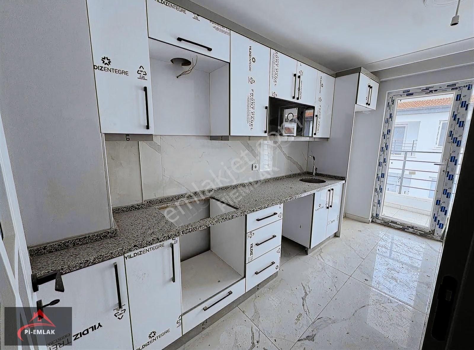 Beşikkaya Mahallesi İstanbul Borsa Lise Karşısı 3.kat Ön Cephe