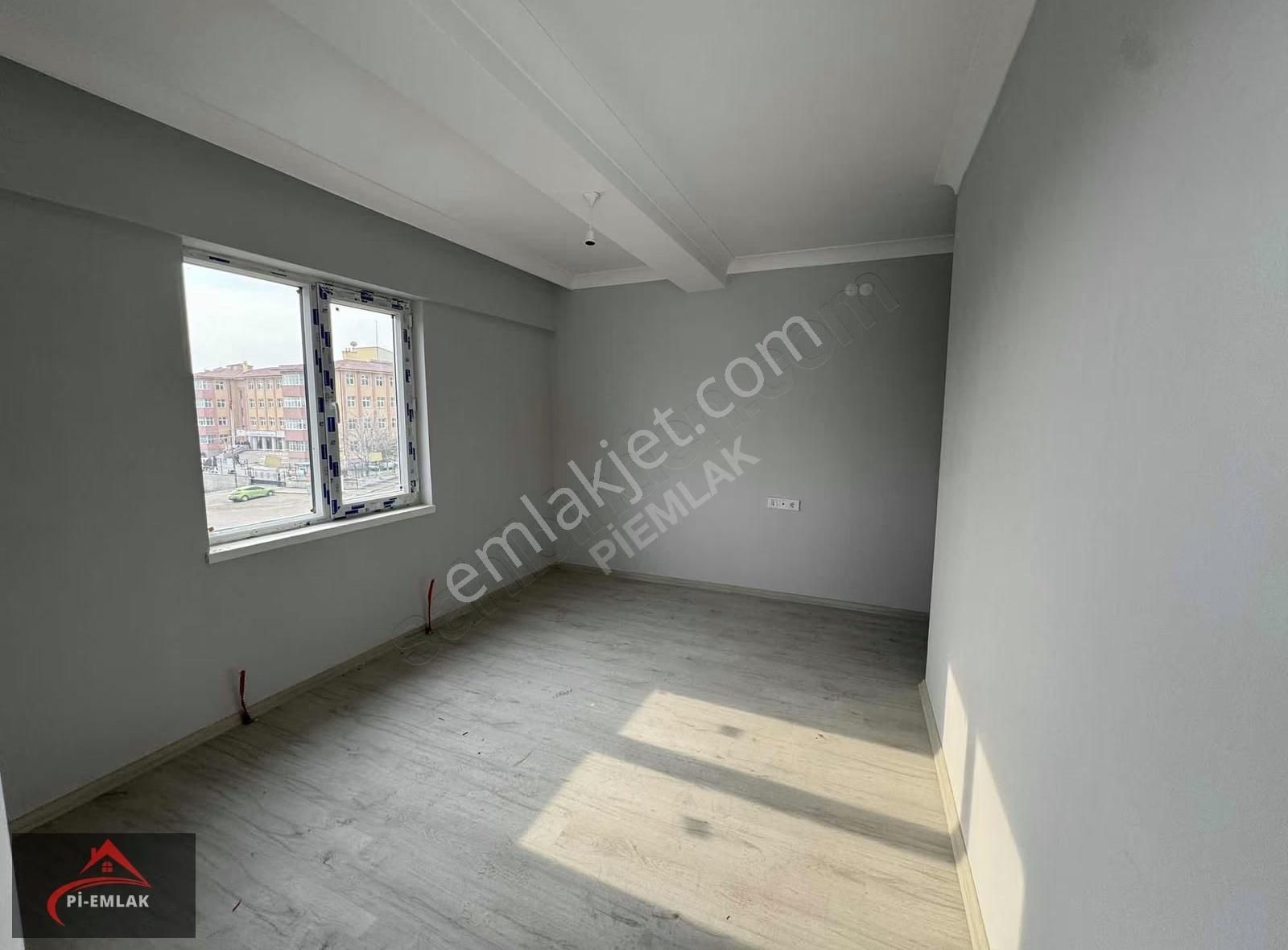 Beşikkaya Mahallesi İstanbul Borsa Lise Karşısı 3.kat Ön Cephe - Görsel 13