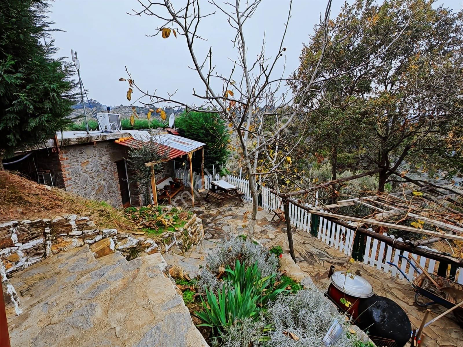 Şirince'de İşletme Ruhsatlı Satılık Çiftlik Evi Ve Arazisi - Görsel 16