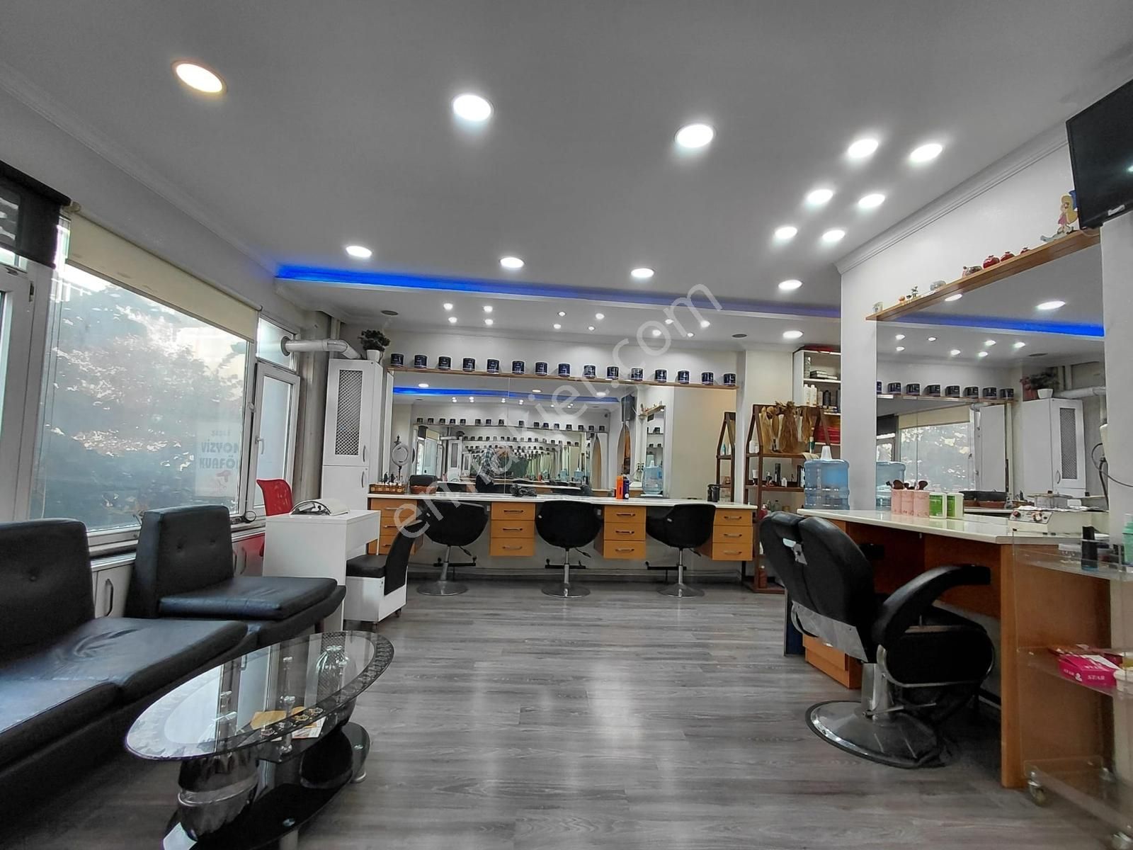 Şişli Anacadde Hazırmüşterili 1.katta Faal Devren Kiralık Kuaför - Görsel 6