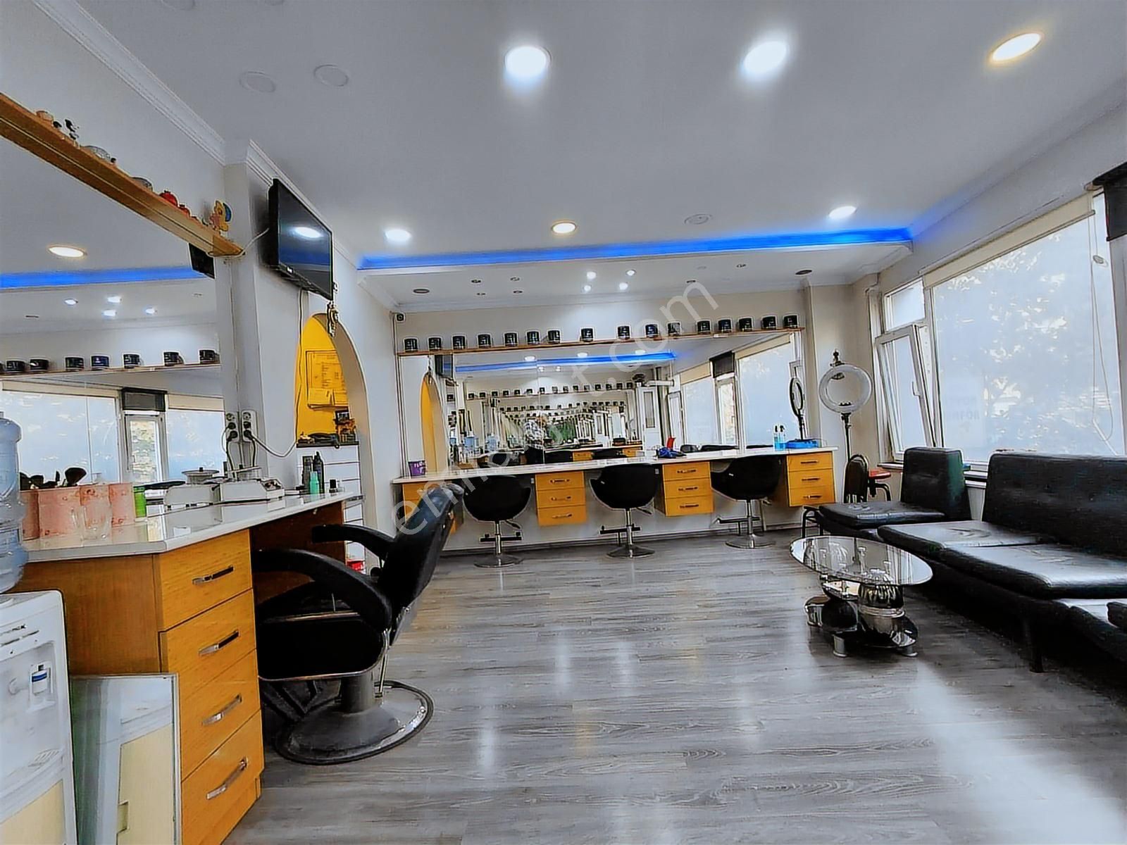 Şişli Anacadde Hazırmüşterili 1.katta Faal Devren Kiralık Kuaför - Görsel 8