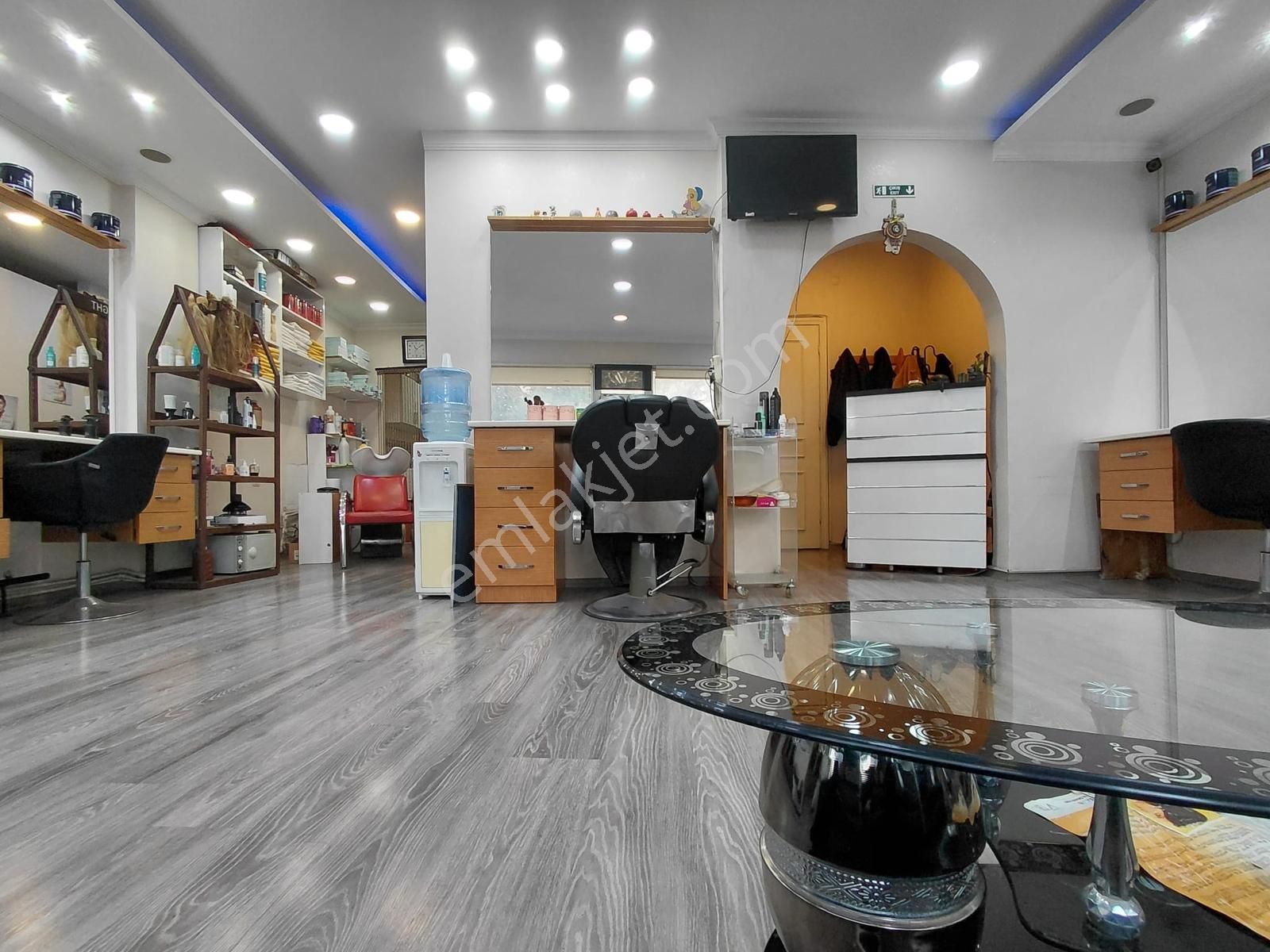 Şişli Anacadde Hazırmüşterili 1.katta Faal Devren Kiralık Kuaför - Görsel 11