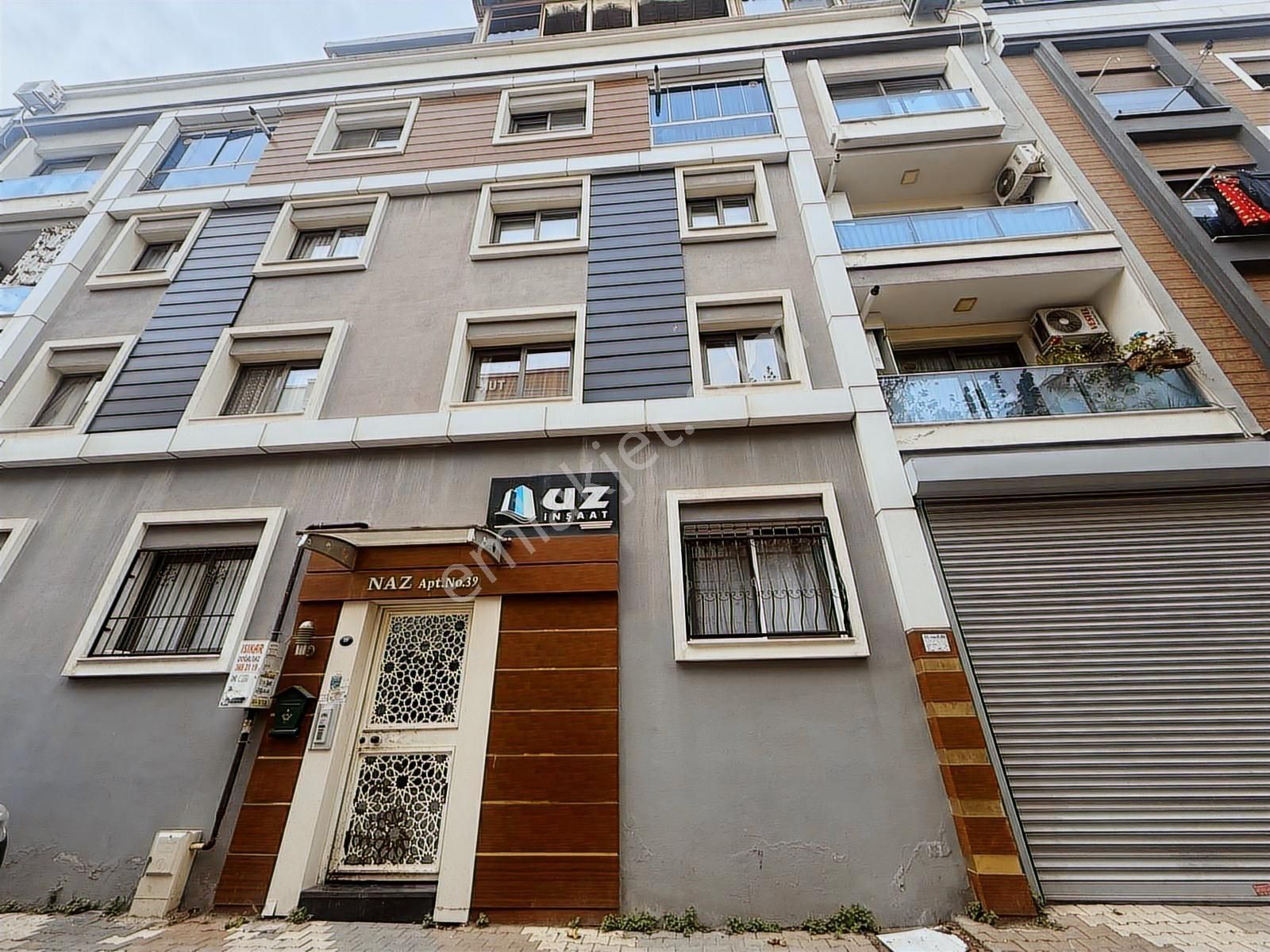 Çiğli Yeni Mahalle'de; Asansörlü, Arakat, 2+1, Eşyasız, Doğalgaz