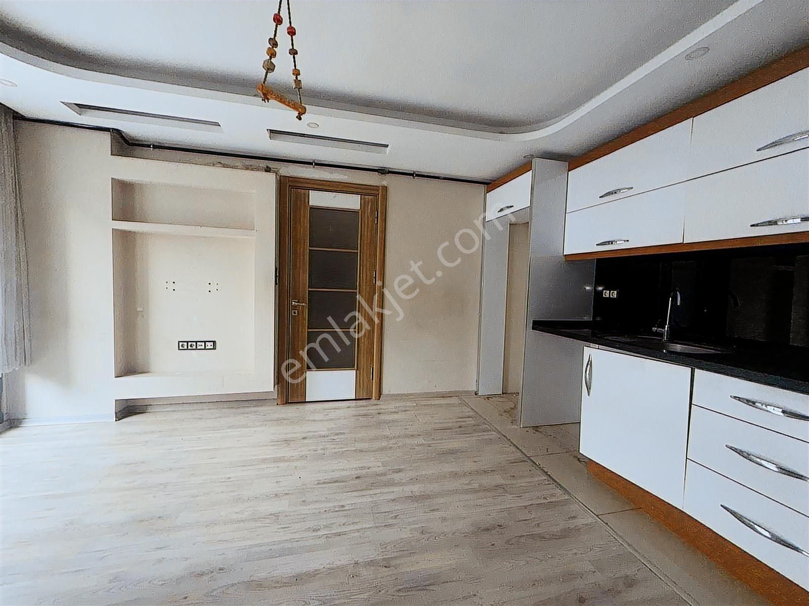 Çiğli Yeni Mahalle'de; Asansörlü, Arakat, 2+1, Eşyasız, Doğalgaz - Görsel 15