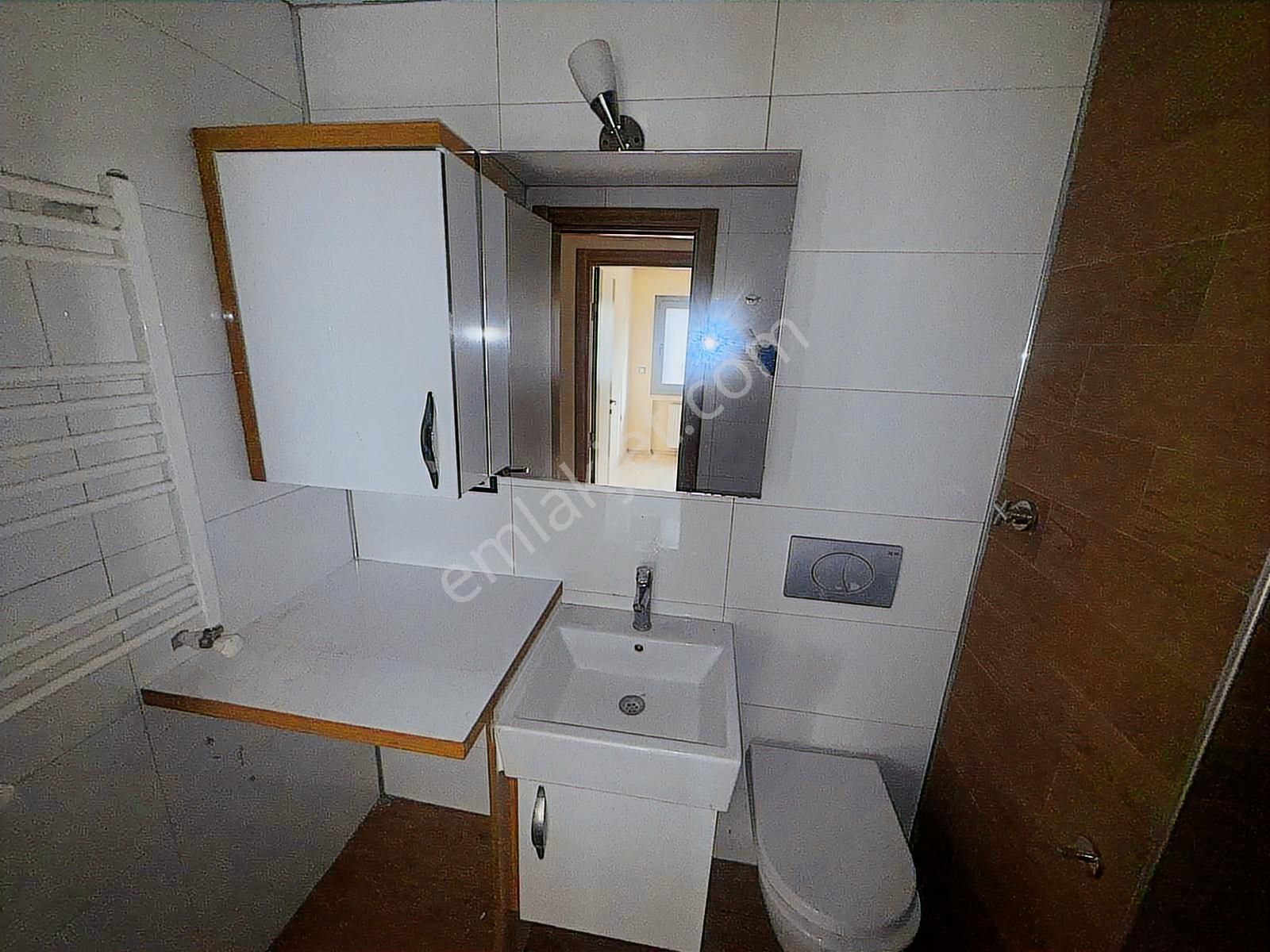 Çiğli Yeni Mahalle'de; Asansörlü, Arakat, 2+1, Eşyasız, Doğalgaz - Görsel 31