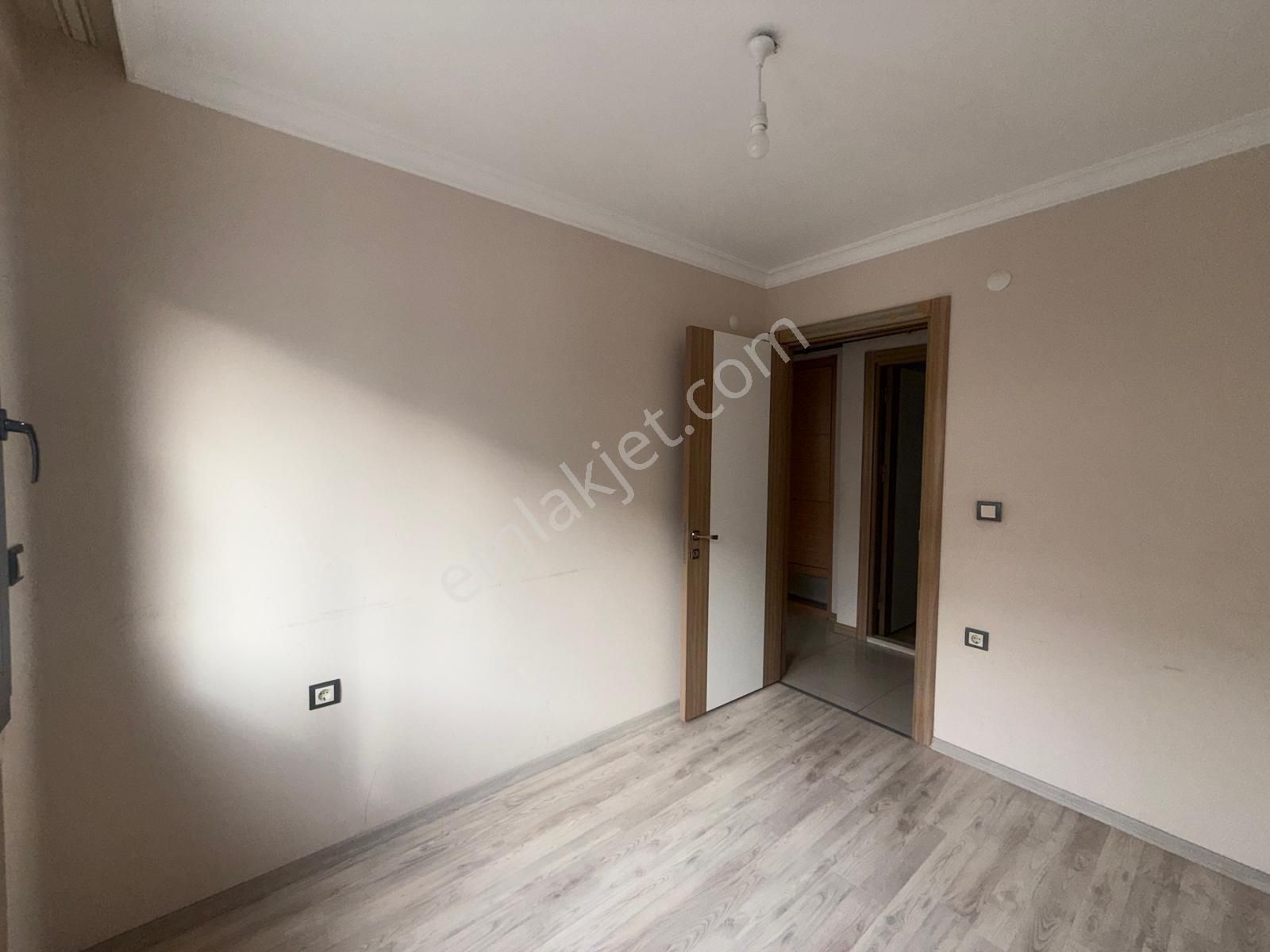 Çiğli Yeni Mahalle'de; Asansörlü, Arakat, 2+1, Eşyasız, Doğalgaz - Görsel 29